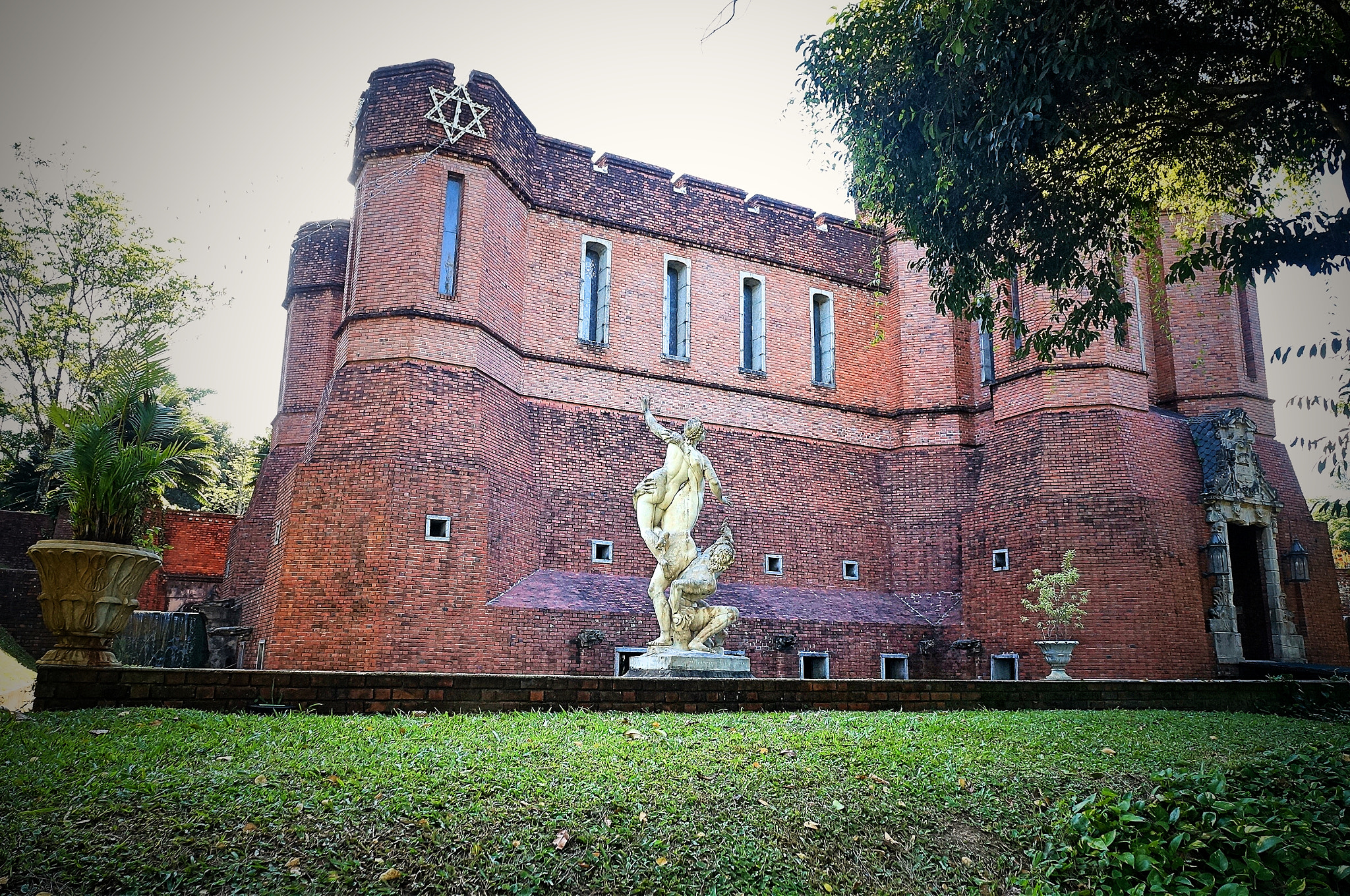 Sony Alpha NEX-F3 sample photo. Castel photography