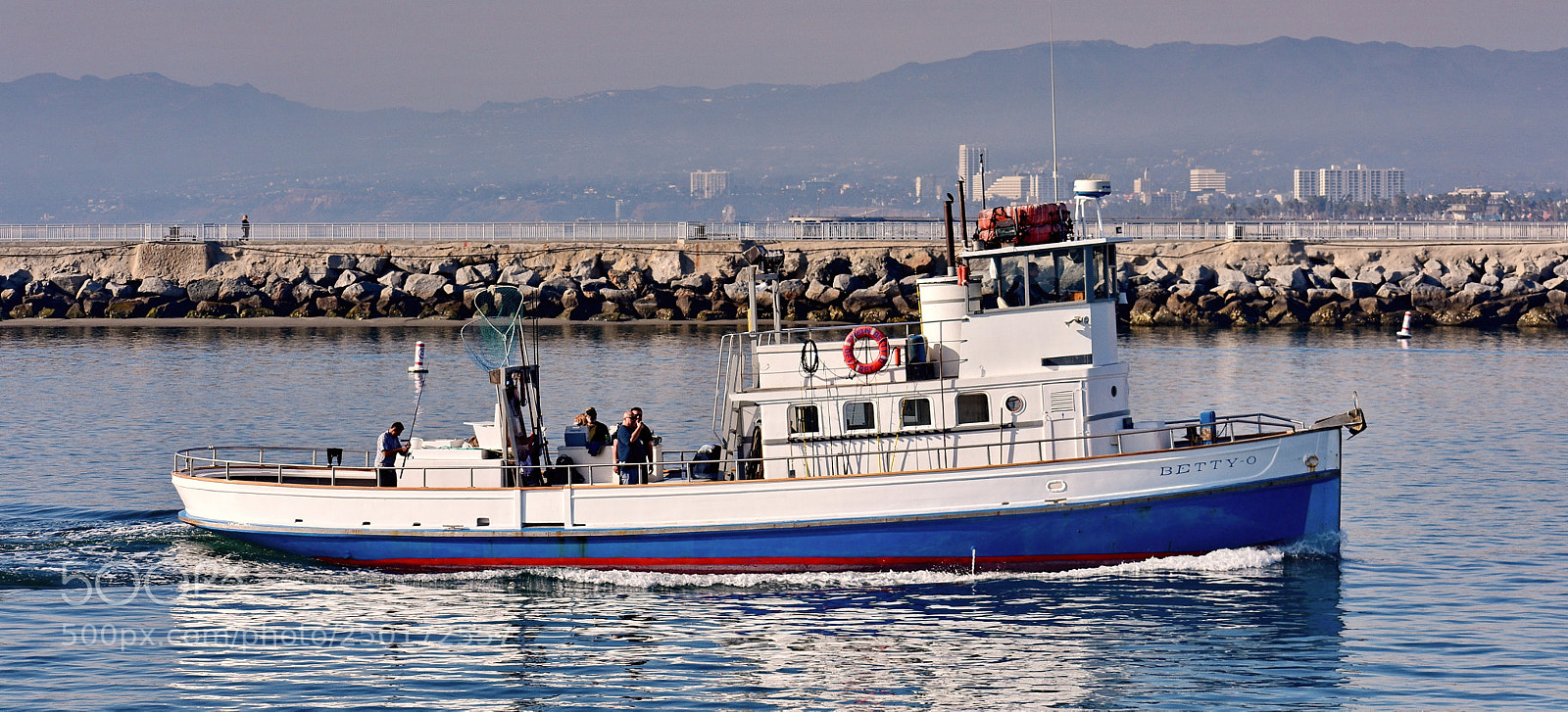 Nikon D7200 sample photo. Fishing boat going out photography