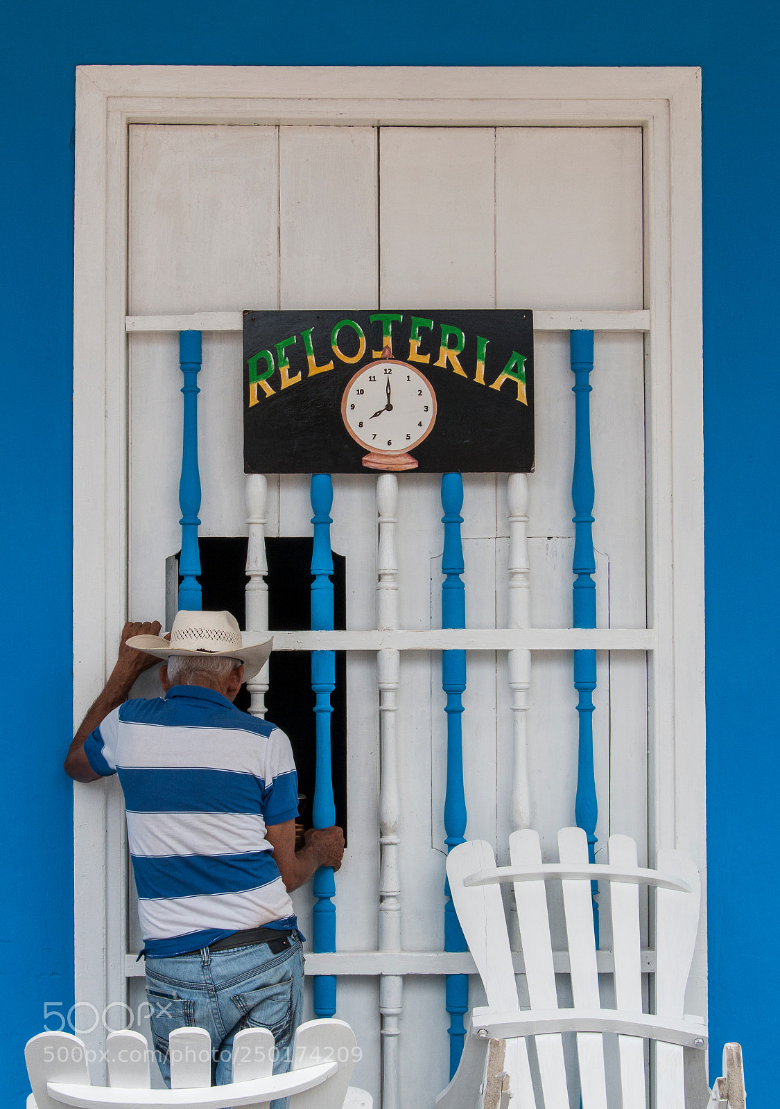 Canon EOS 70D sample photo. Cuba anziano affacciato a photography