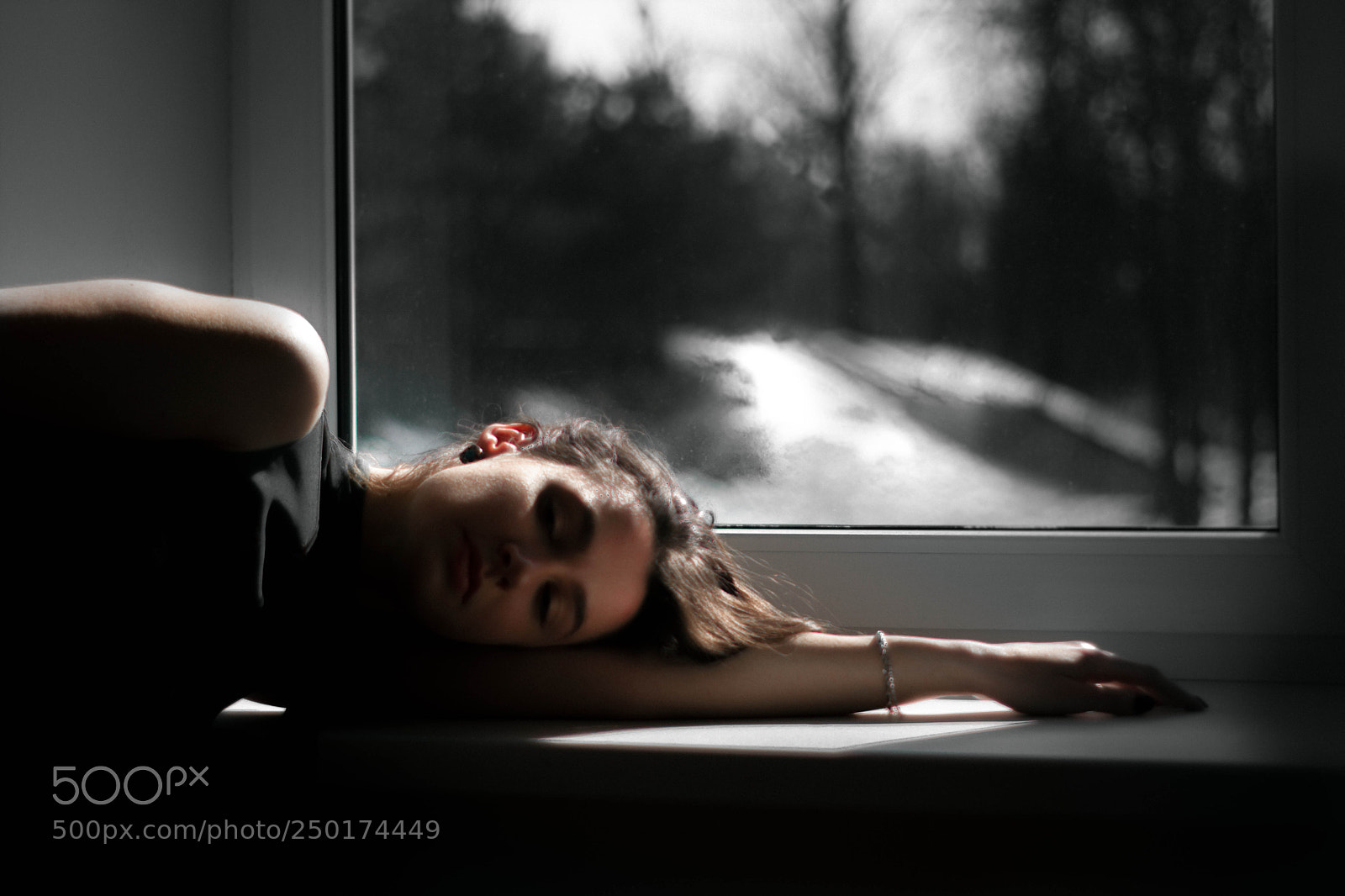 Nikon D5200 sample photo. Waiting for warmth photography