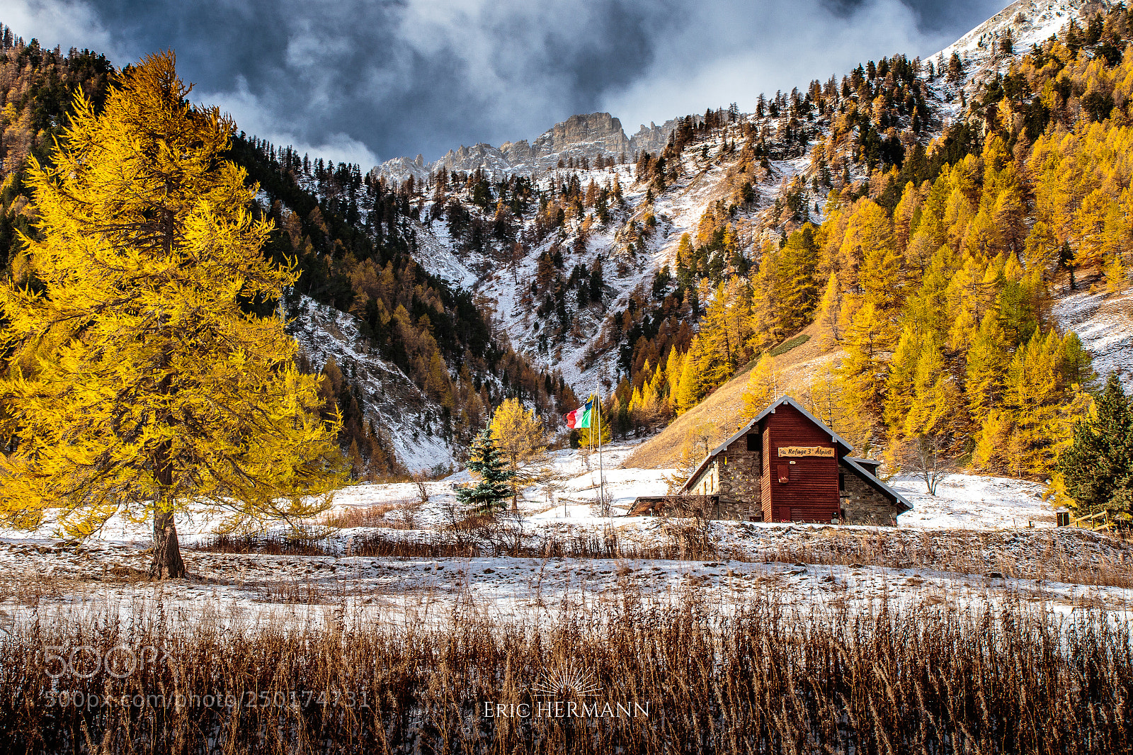 Canon EOS 7D Mark II sample photo. Refuge on the border photography