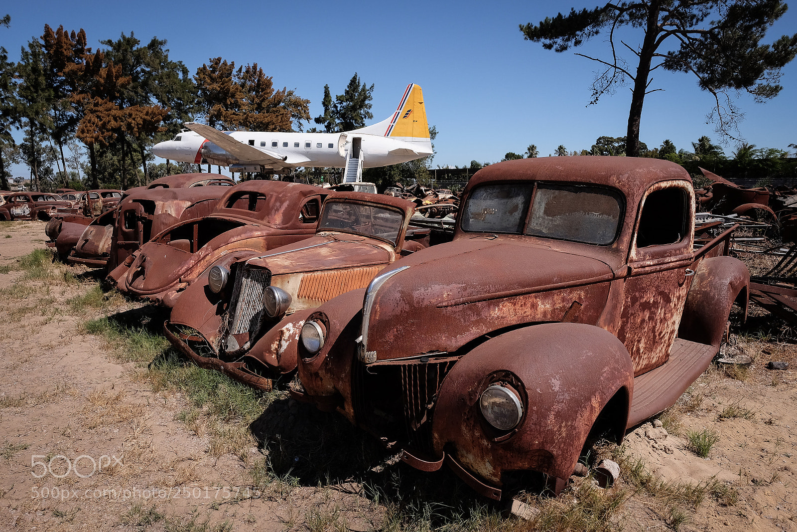 Fujifilm X-T1 sample photo. Rust row photography