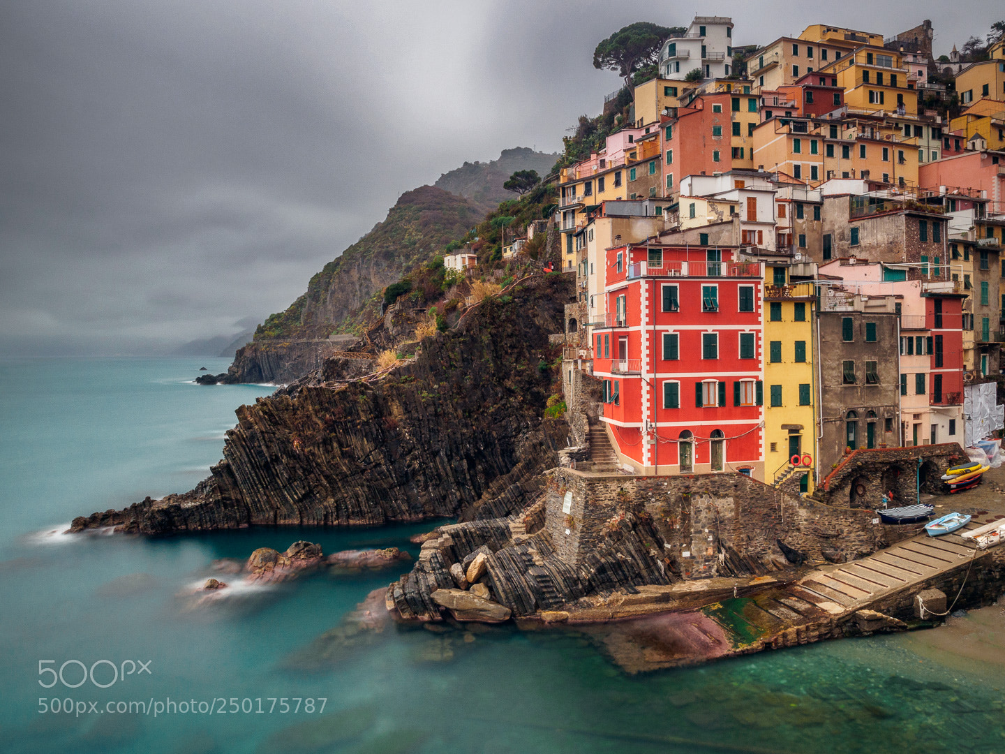Olympus OM-D E-M10 II sample photo. Riomaggiore in the storm photography