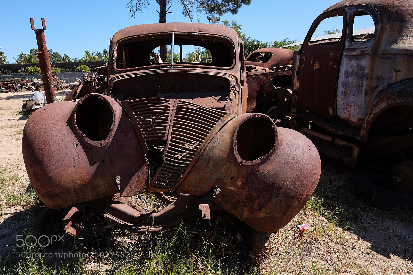 Fujifilm X-T1 sample photo. Rust row photography