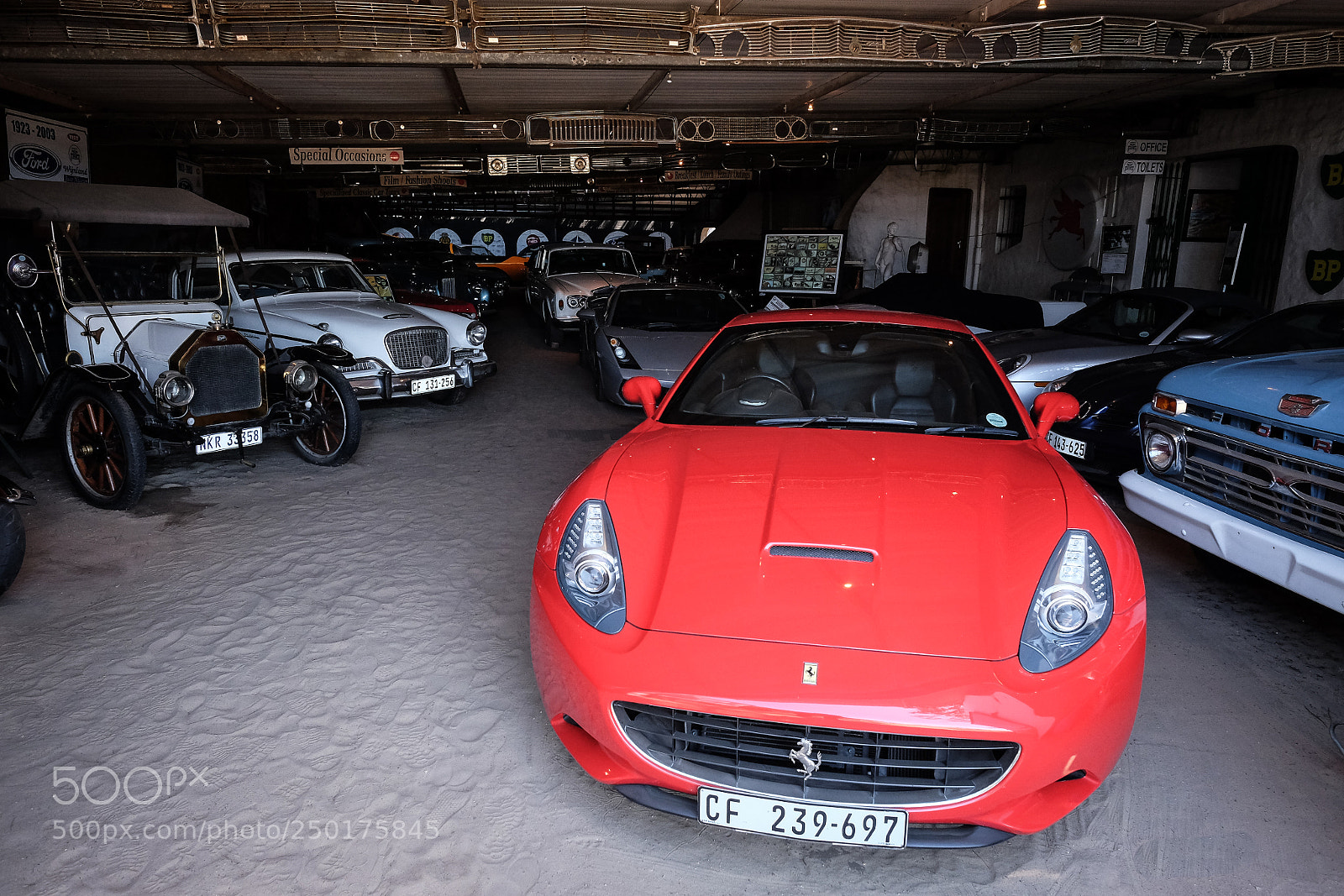 Fujifilm X-T1 sample photo. Shed entrance photography