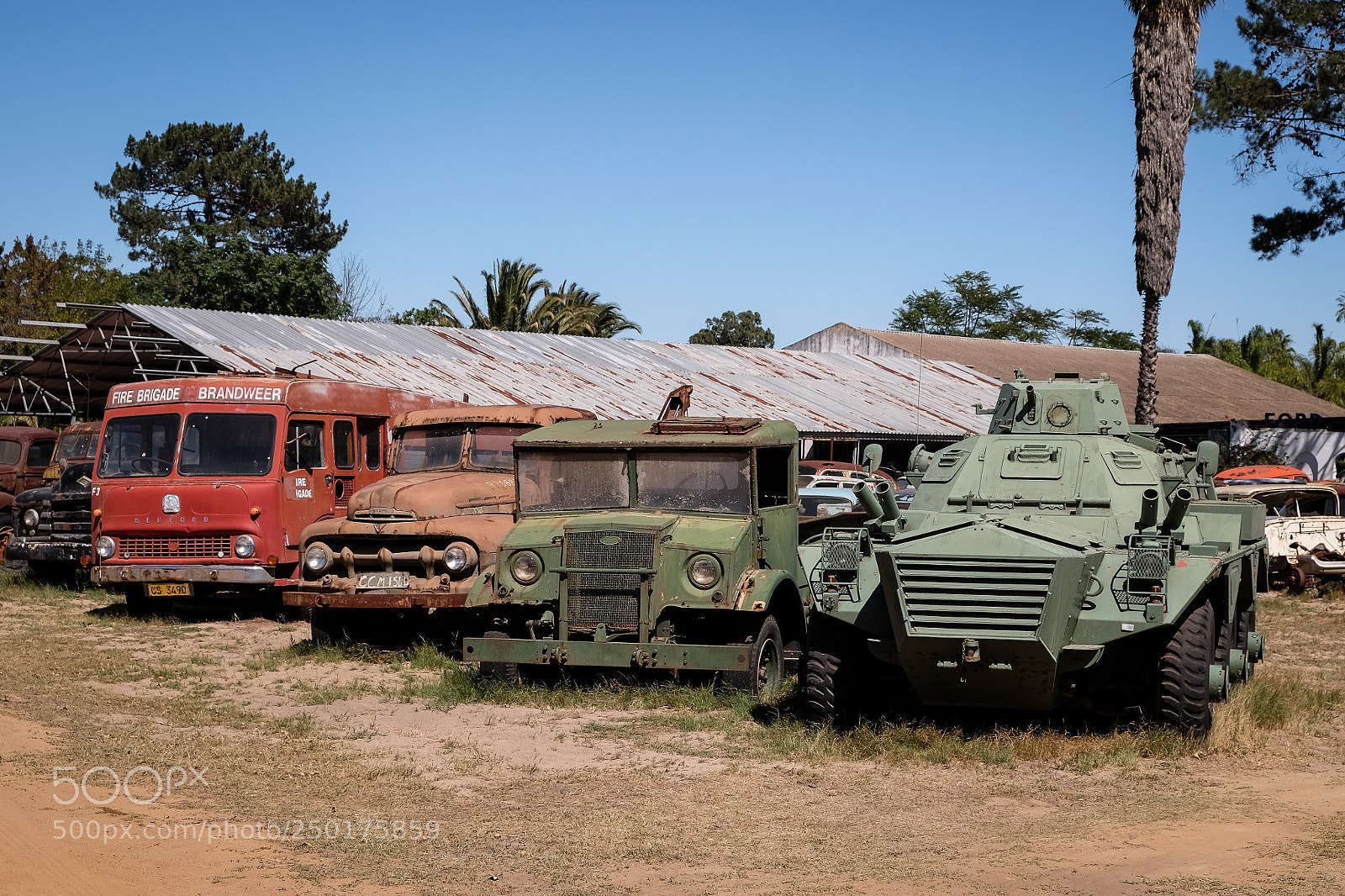 Fujifilm X-T1 sample photo. Utility vehicles photography