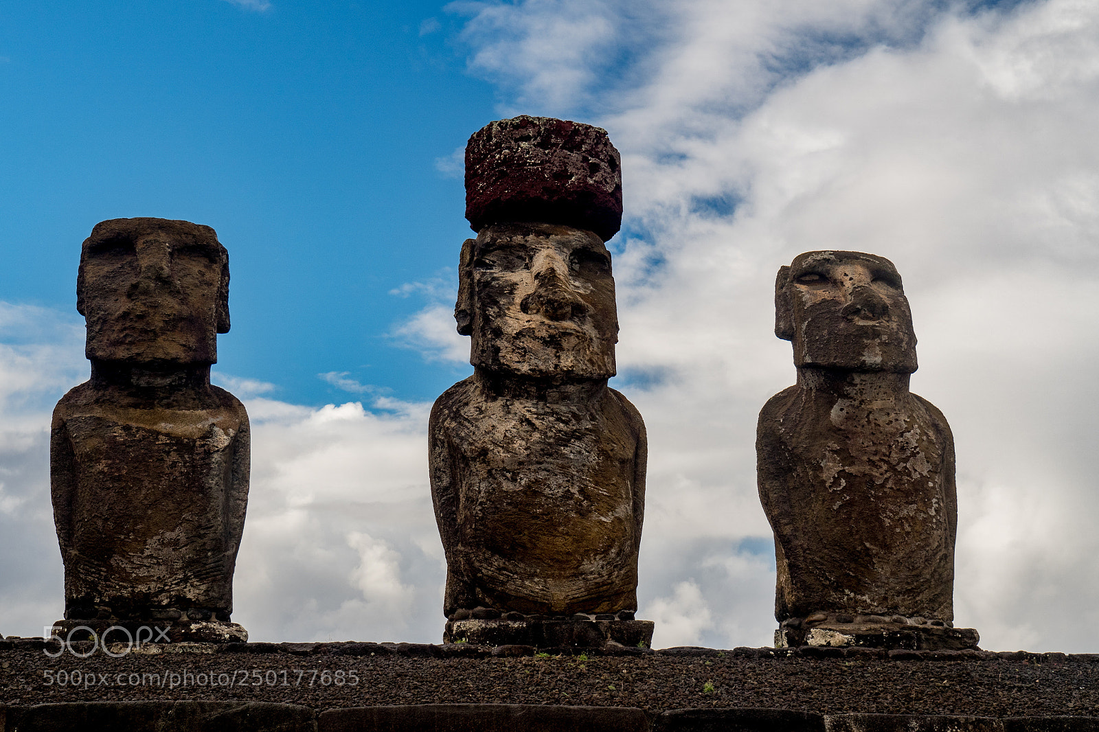 Olympus OM-D E-M5 II sample photo. Easter island moai photography