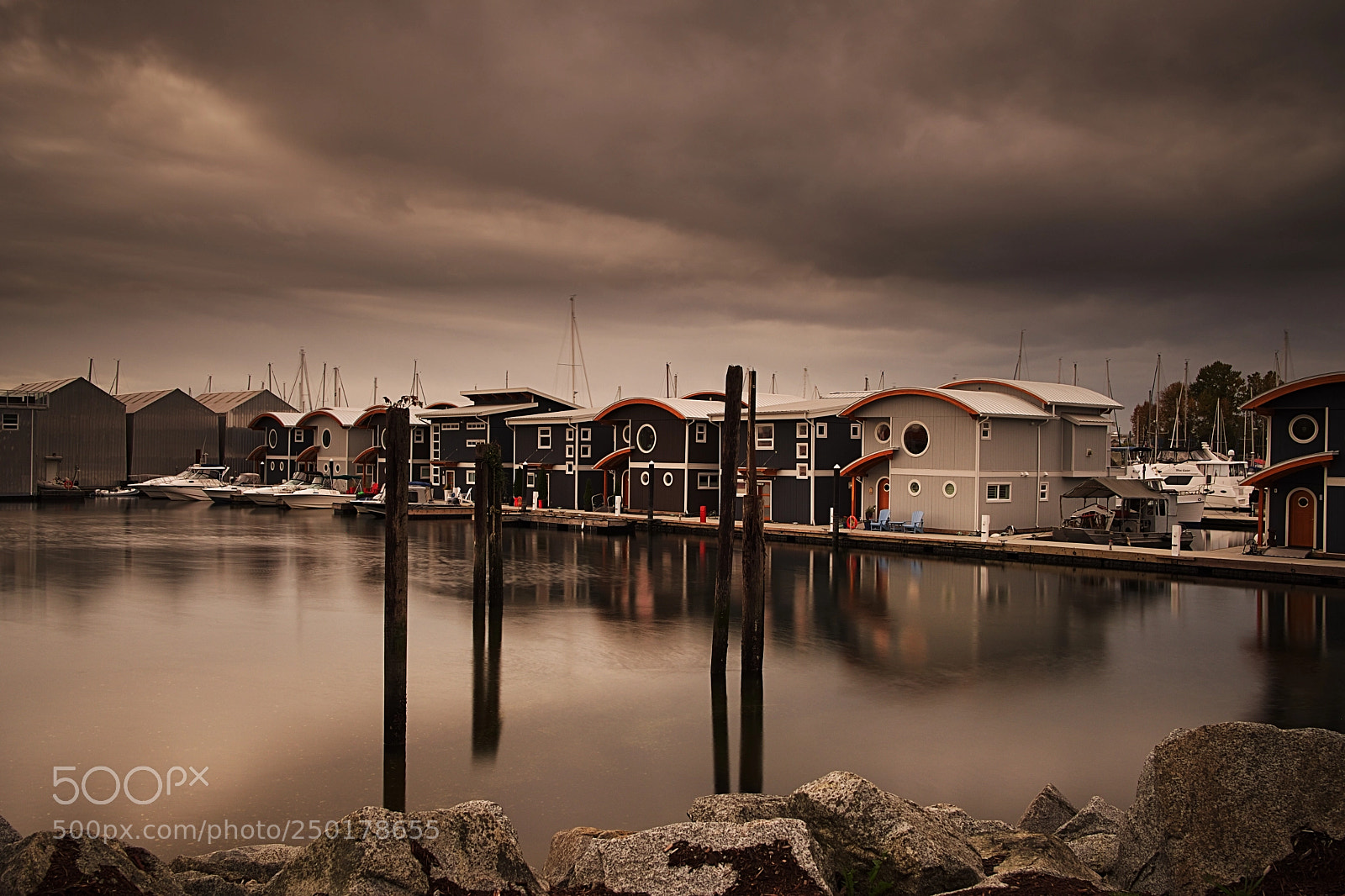 Fujifilm X-T2 sample photo. House boats photography