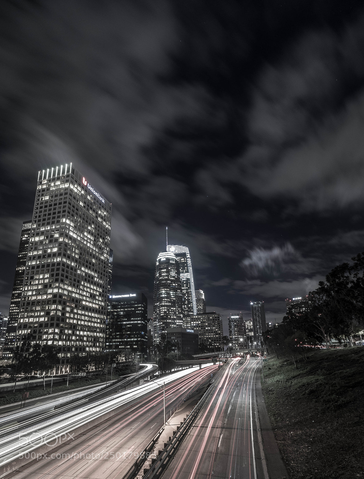 Canon EOS 80D sample photo. Streaking downtown photography