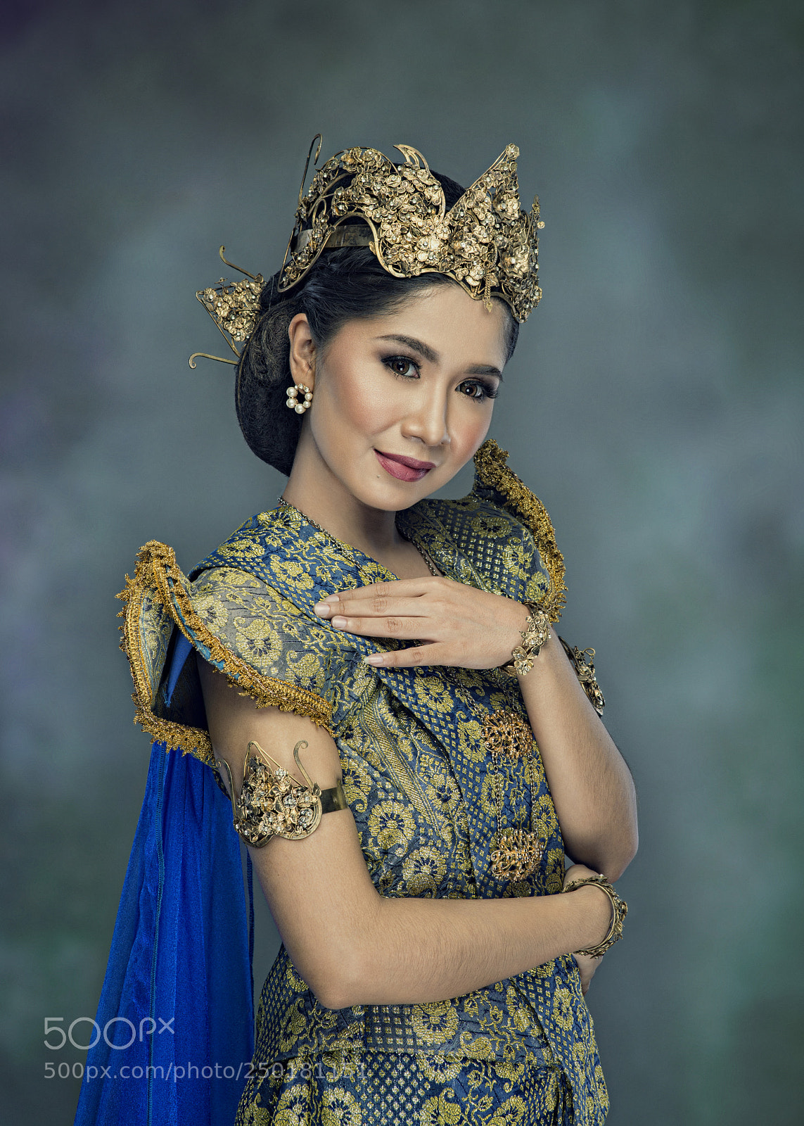 Nikon D800E sample photo. The "mak yong dress" photography