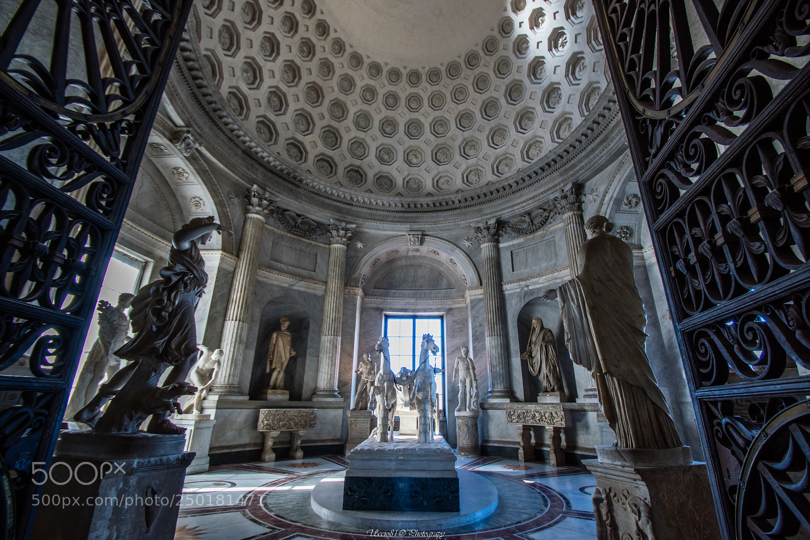 Sony SLT-A68 sample photo. Sala della biga photography