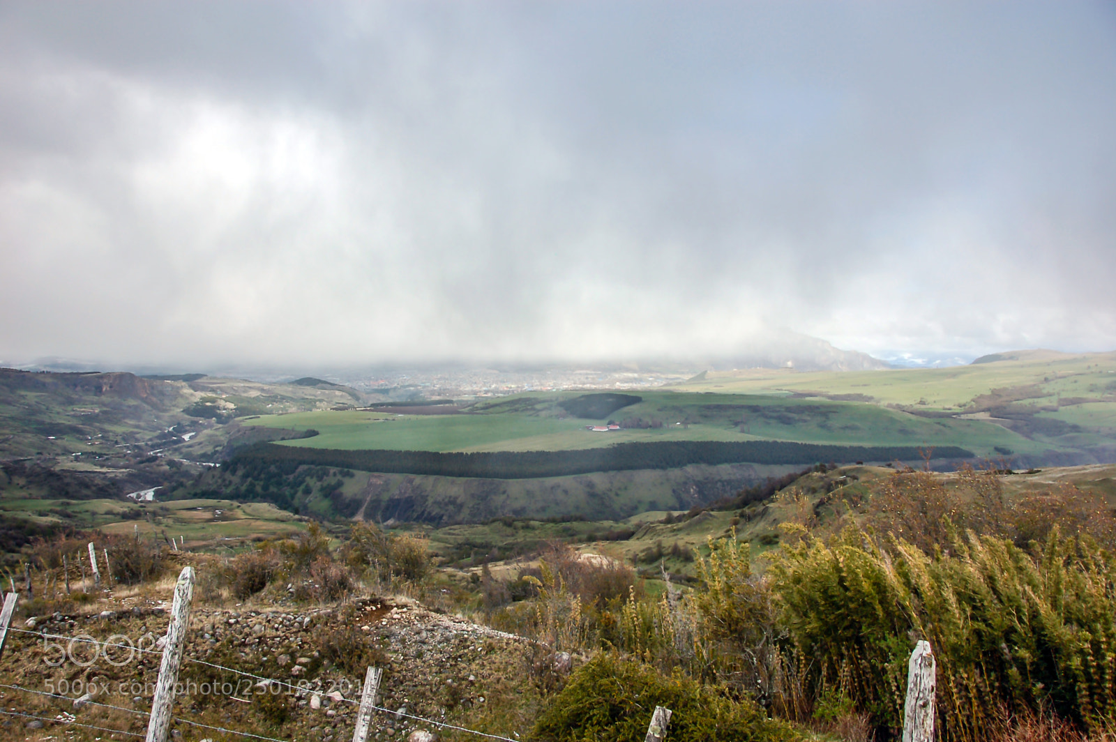 Nikon D50 sample photo. Coyhaique, through the fog... photography