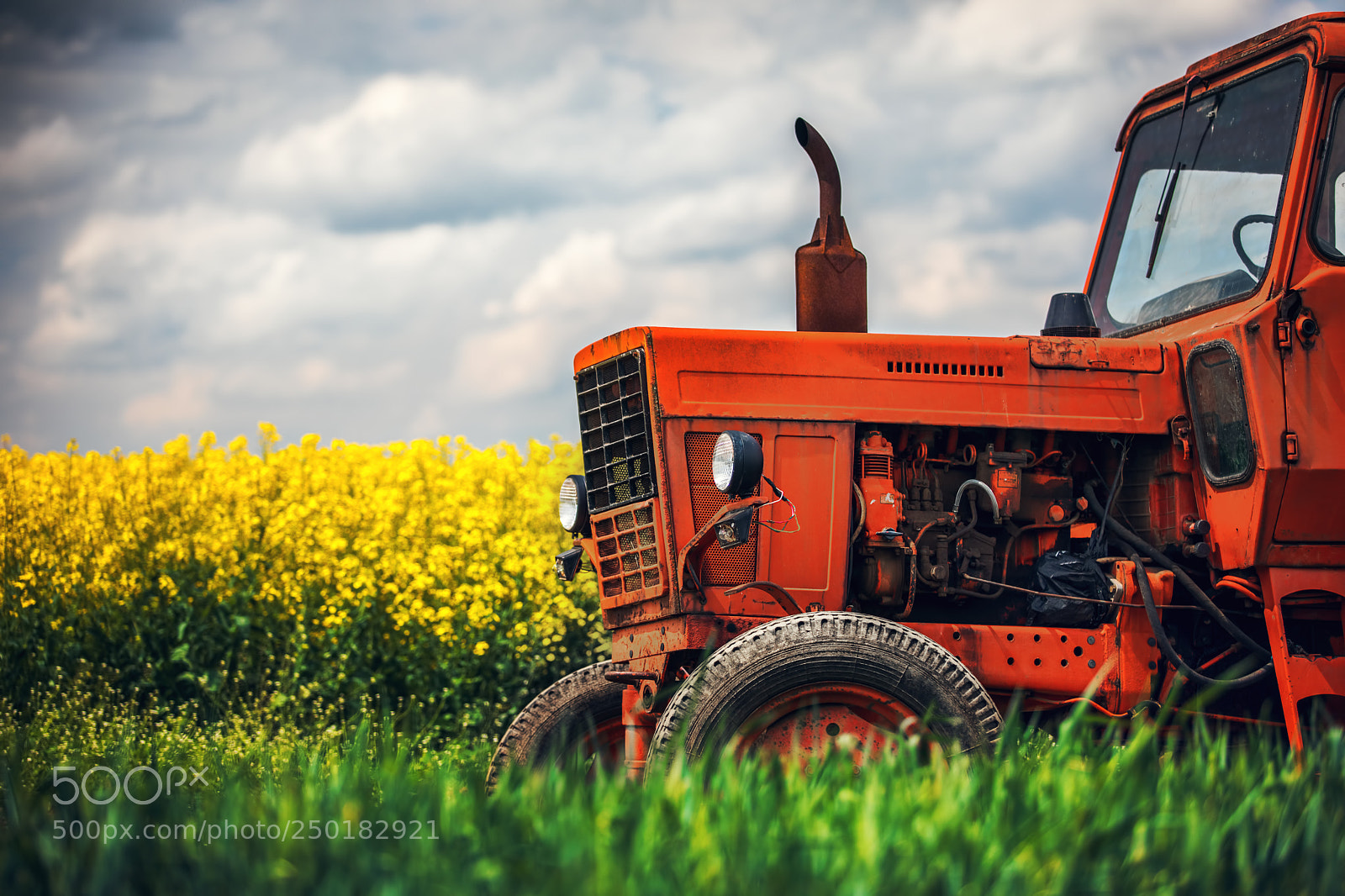 Canon EOS 5D Mark IV sample photo. Tractor in the agricultural photography