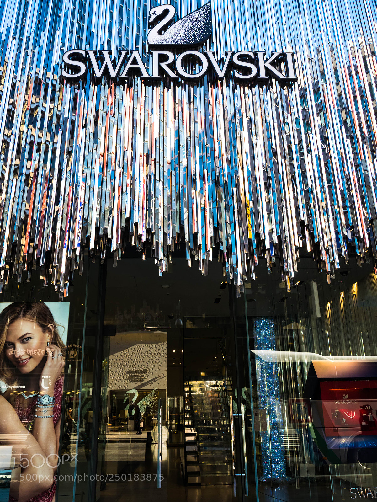 Panasonic Lumix DMC-GX7 sample photo. Swarosky building in ginza photography