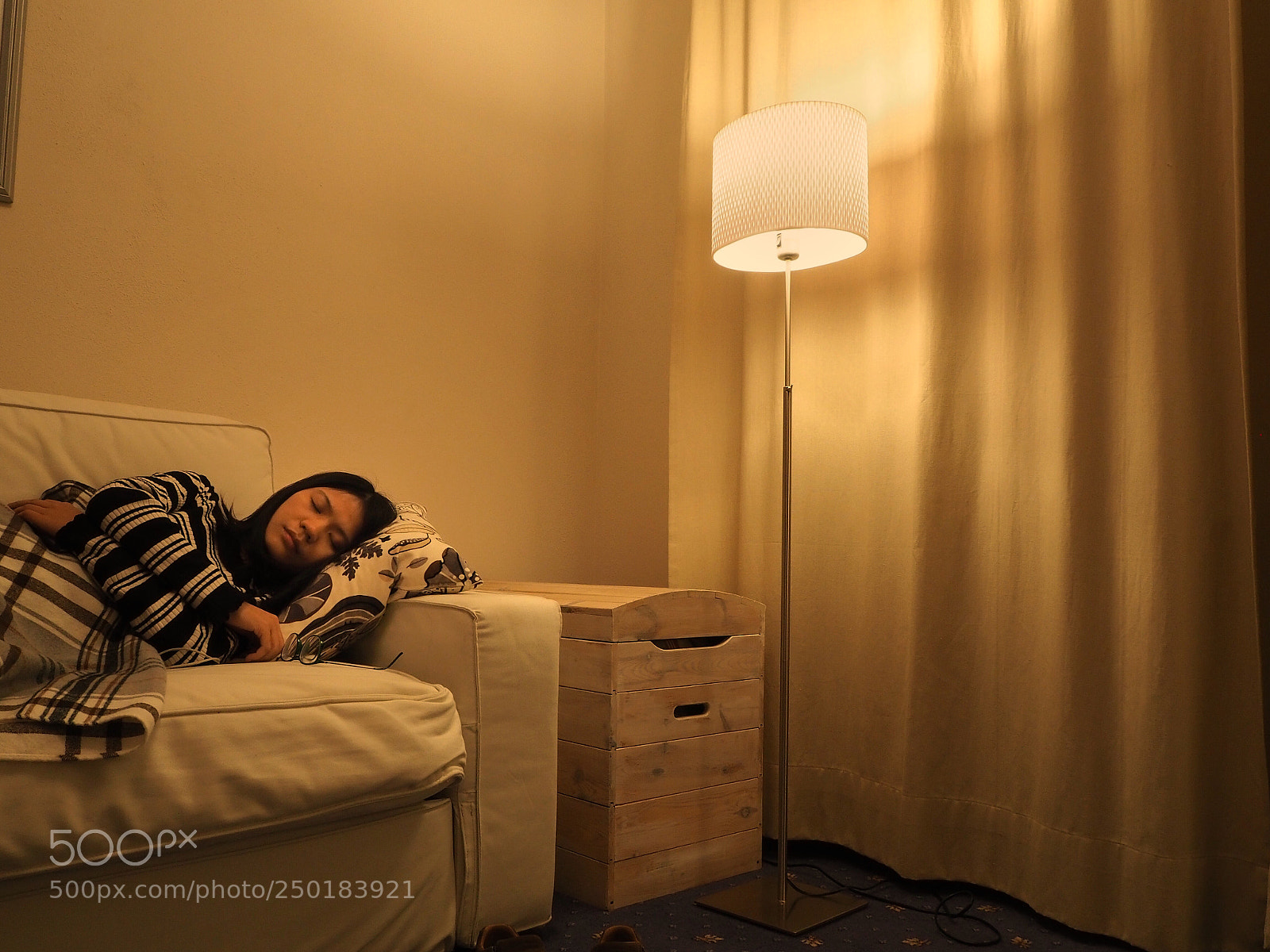 Olympus OM-D E-M10 III sample photo. Falling asleep on the photography