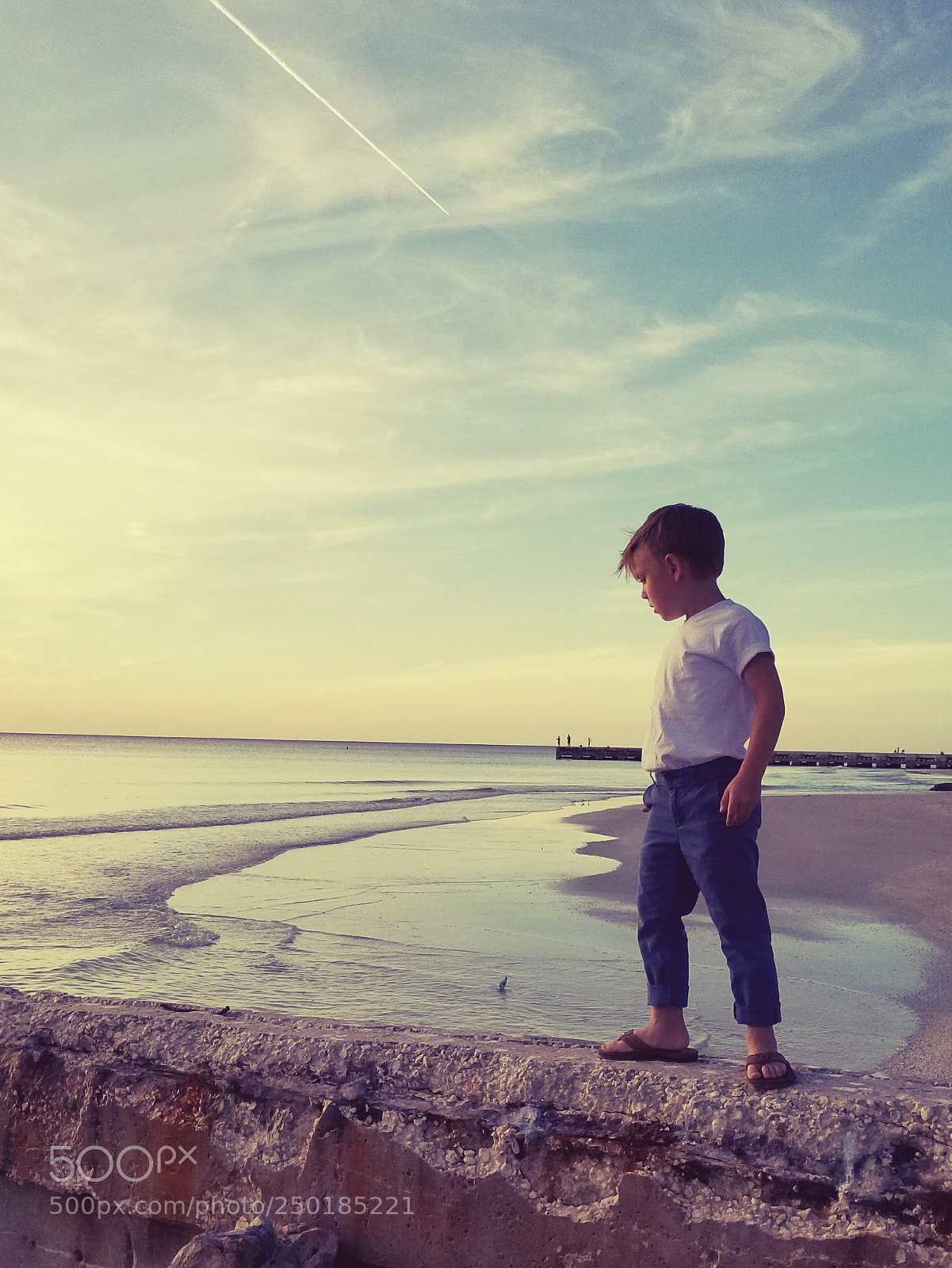 Samsung Galaxy S8 sample photo. Boy's coastline adventure photography