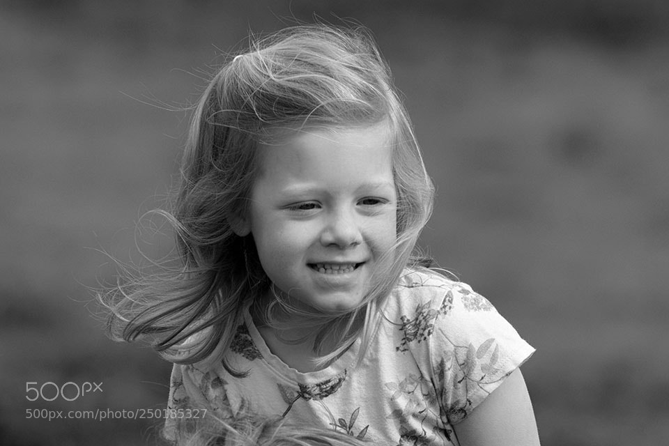 Olympus OM-D E-M1 Mark II sample photo. Happy girl photography