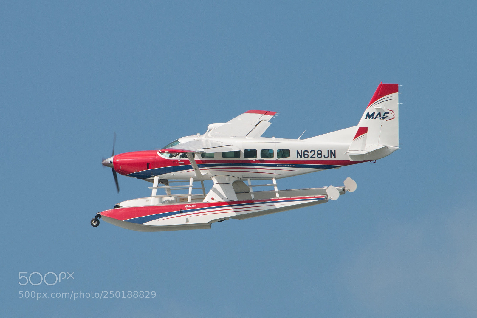 Canon EOS 70D sample photo. Cessna floatplane, flying photography