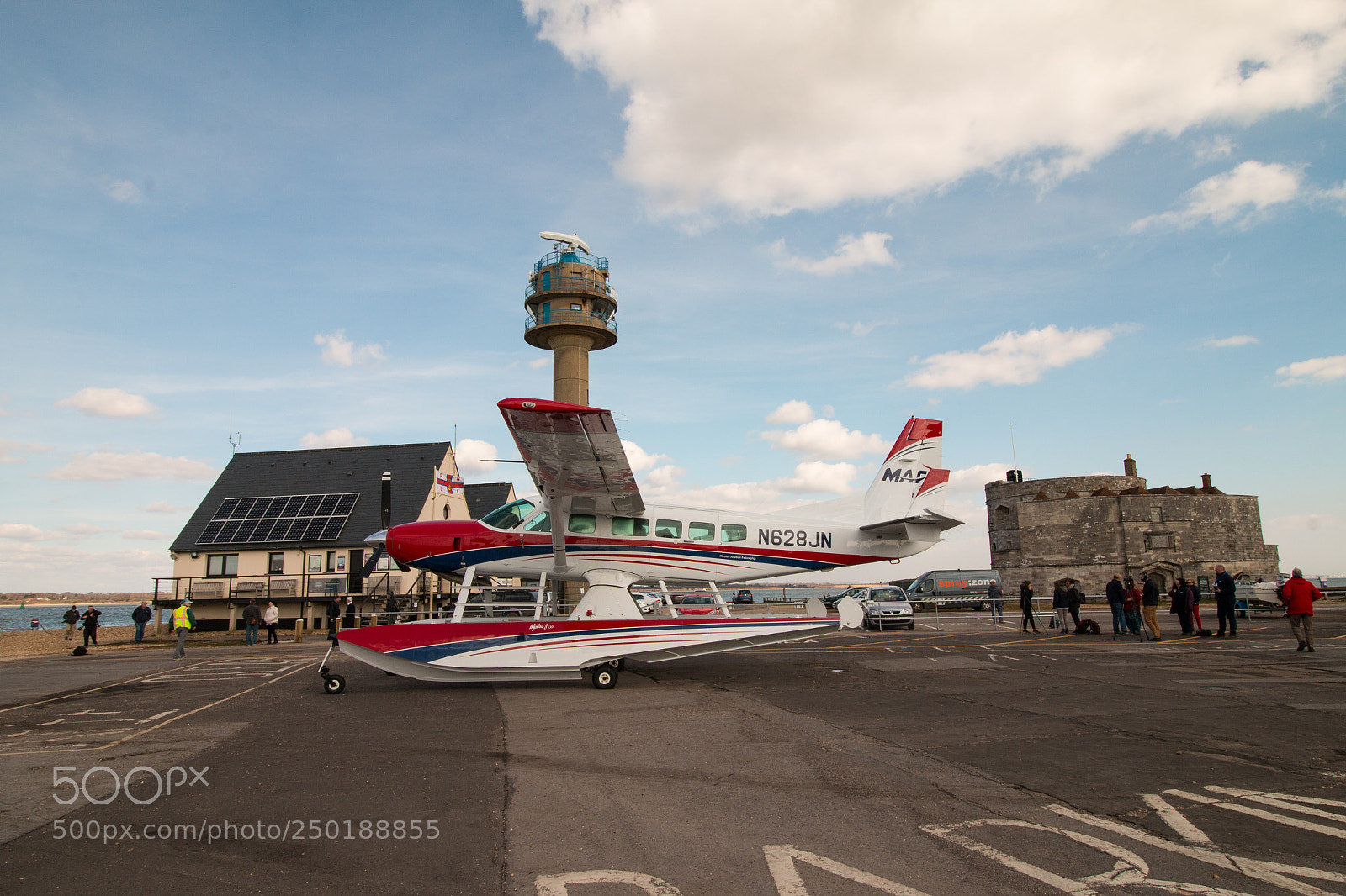 Canon EOS 70D sample photo. Cessna floatplane, ashore photography