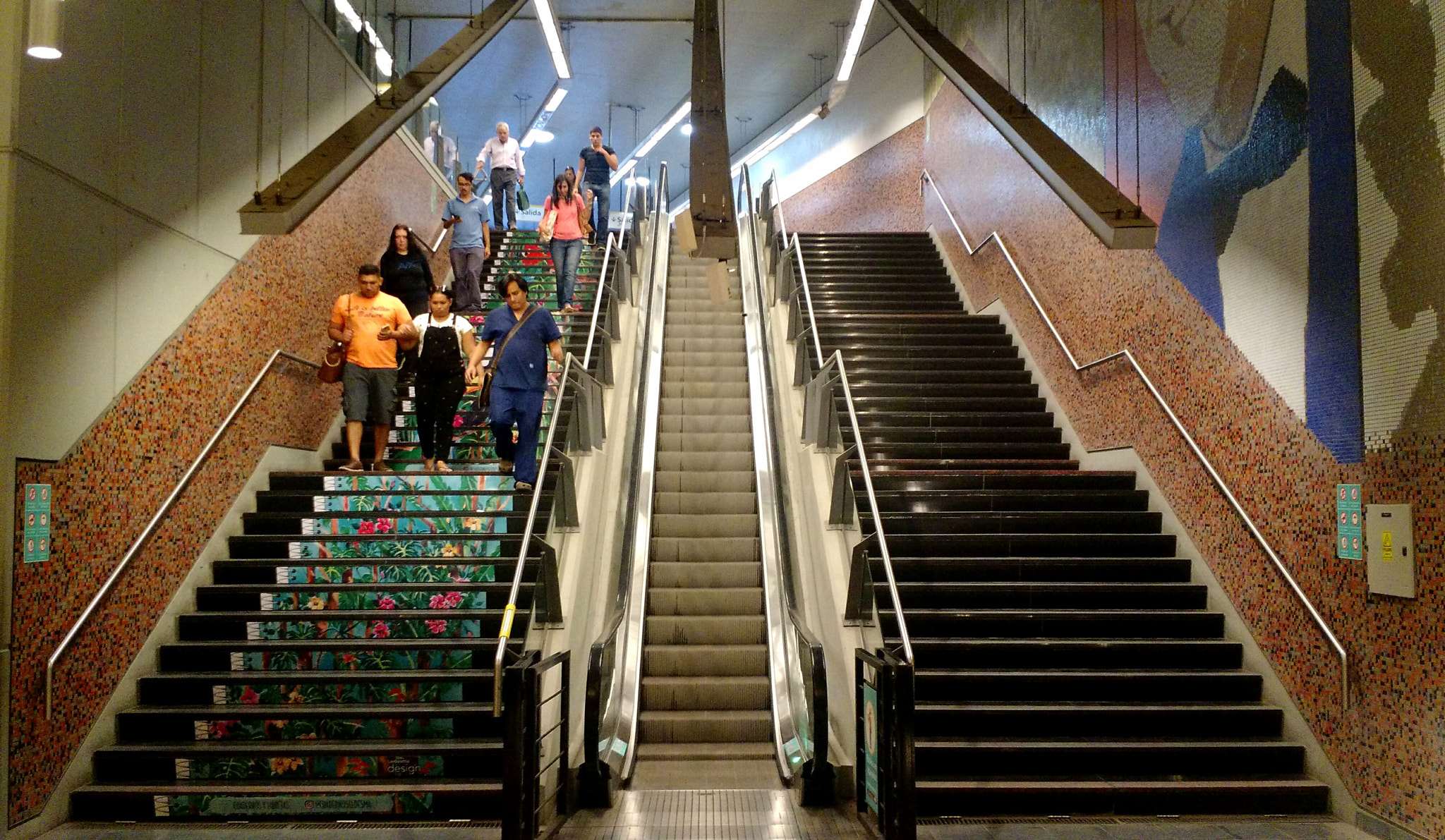 Motorola Moto X (2nd Gen) sample photo. Downward photography