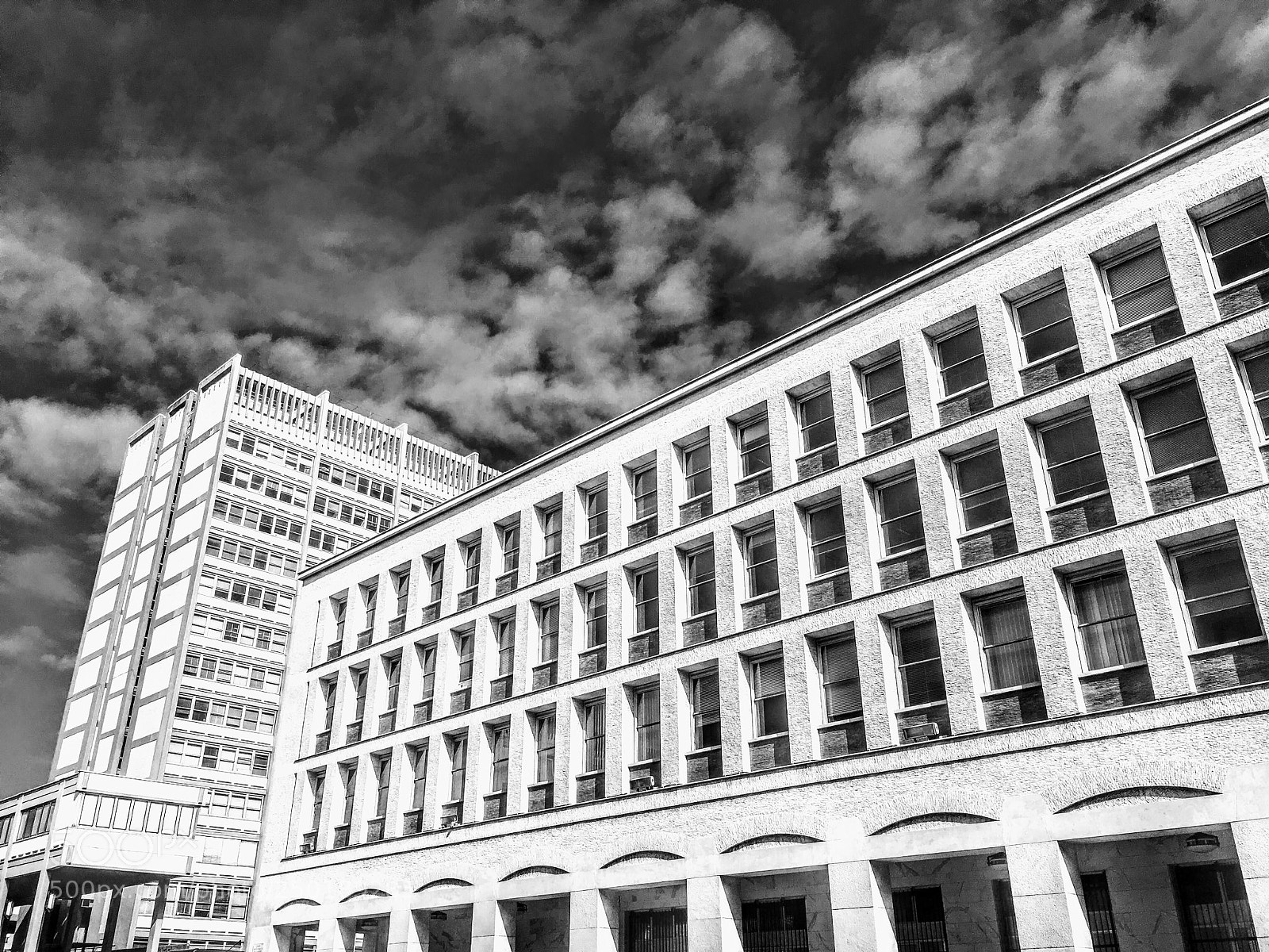 Apple iPhone SE sample photo. Eur modern facades(1942) photography