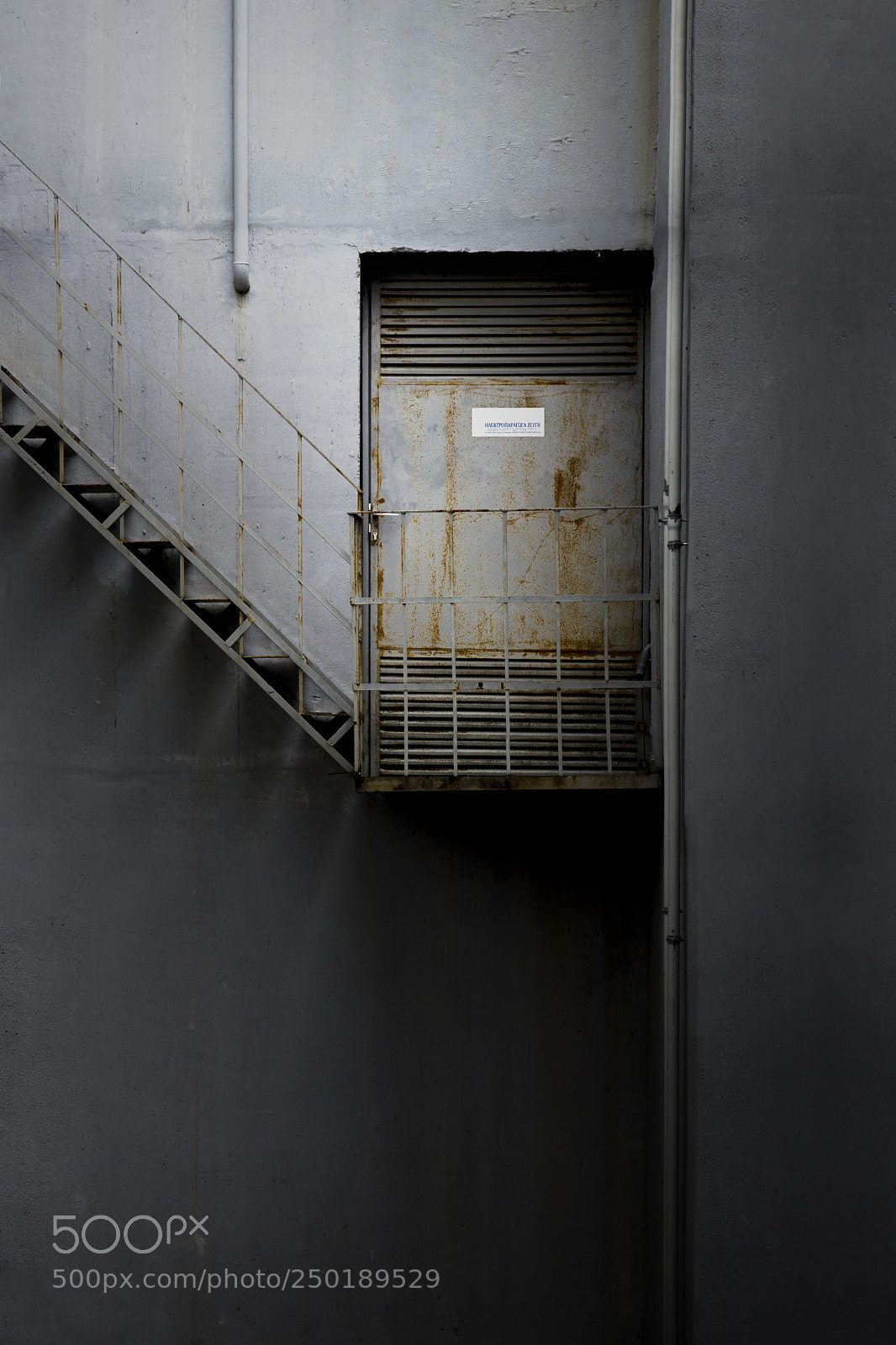 Nikon D7000 sample photo. The mystery door photography