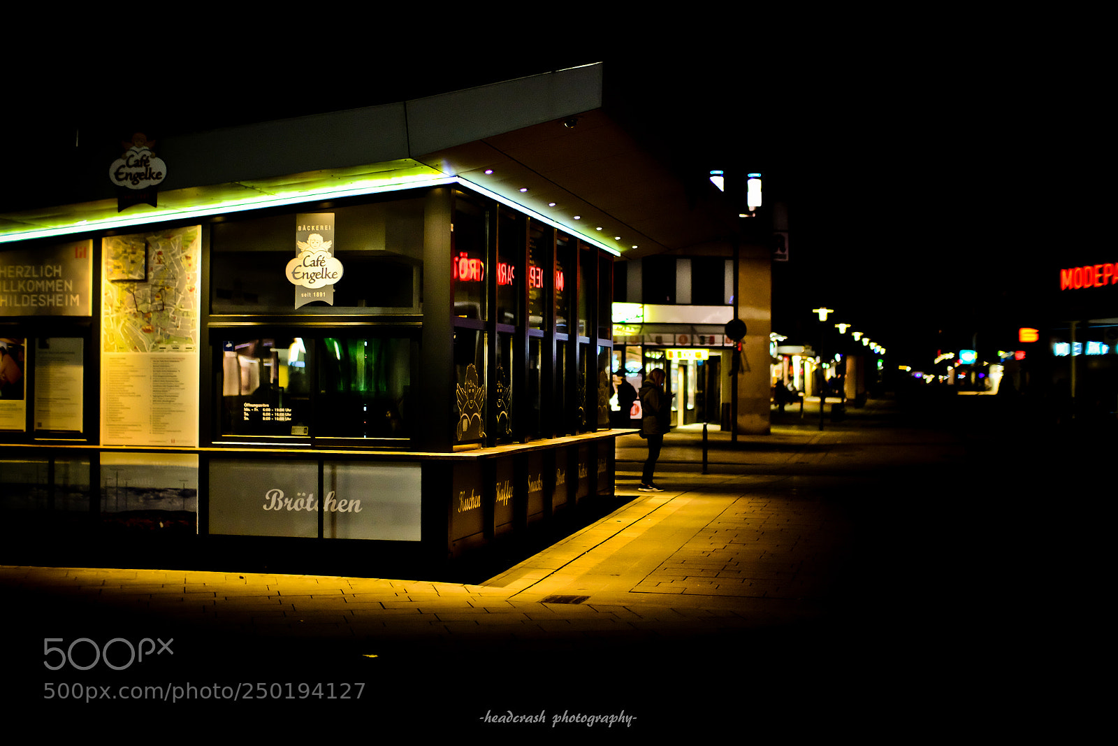 Fujifilm X-E2 sample photo. Night life photography