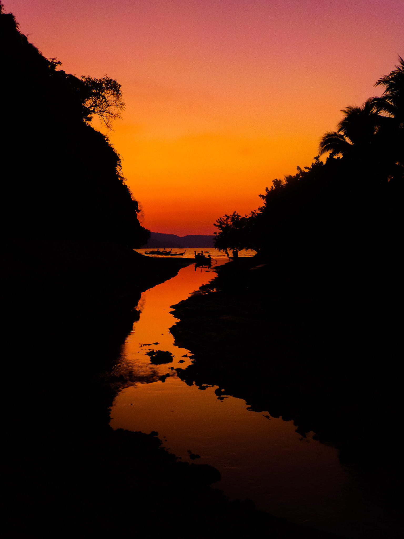 Panasonic Lumix DMC-ZS20 (Lumix DMC-TZ30) sample photo. Sunset over a river bed in thailand  photography