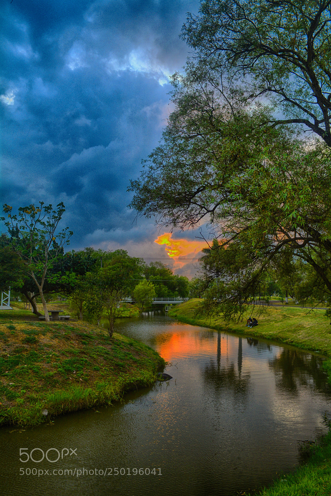Nikon D5200 sample photo. Rio del metropolitano photography