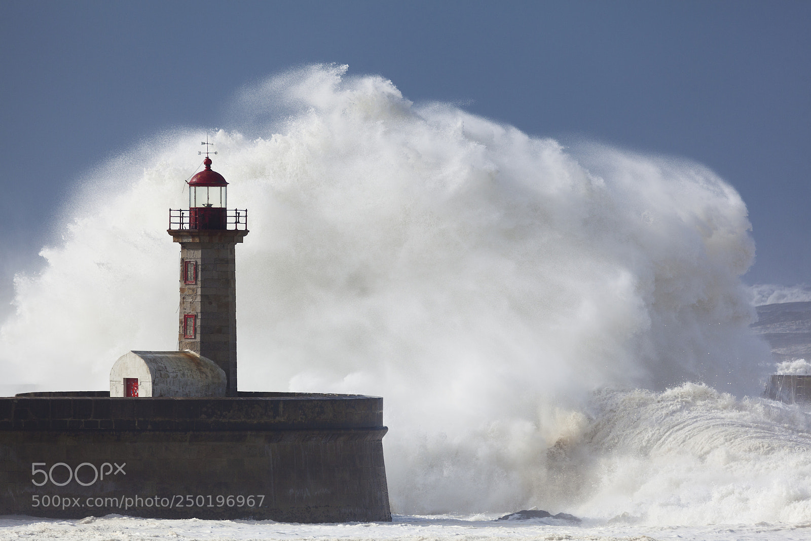Canon EOS 5D Mark II sample photo. Heavy sea in the photography