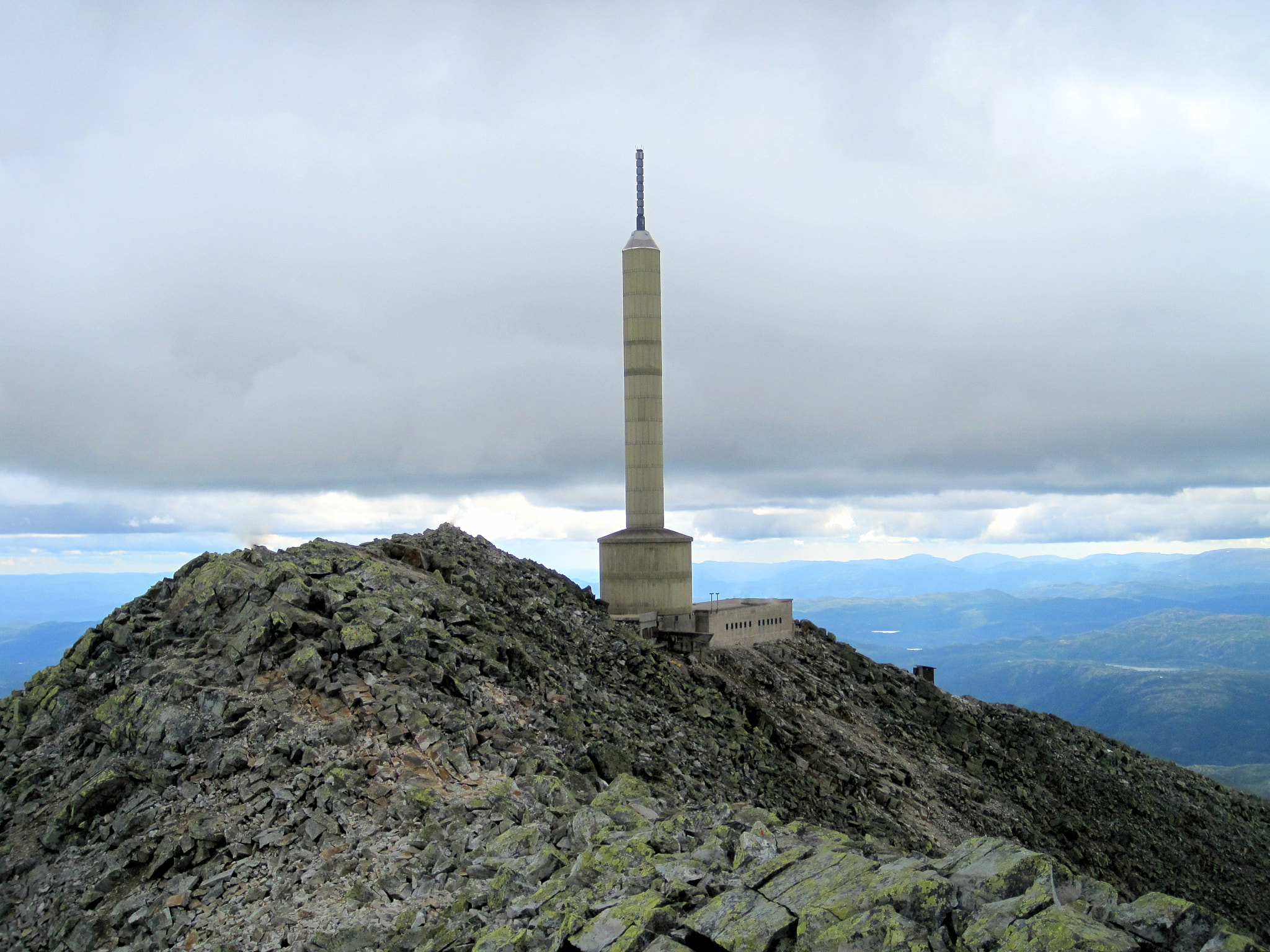 Canon PowerShot SD1200 IS (Digital IXUS 95 IS / IXY Digital 110 IS) sample photo. Gaustatoppen. photography