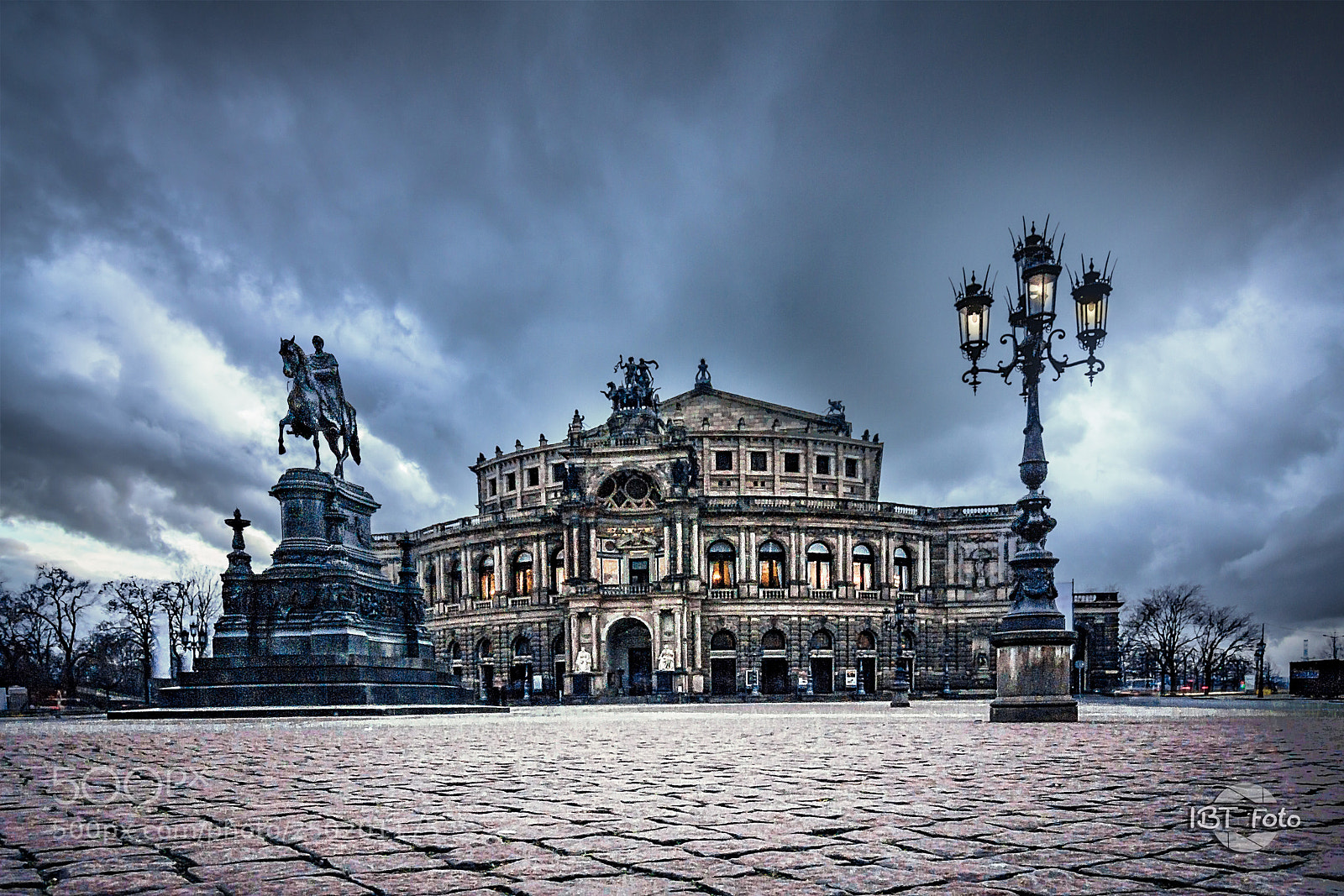 Canon EOS 700D (EOS Rebel T5i / EOS Kiss X7i) sample photo. Semperoper photography
