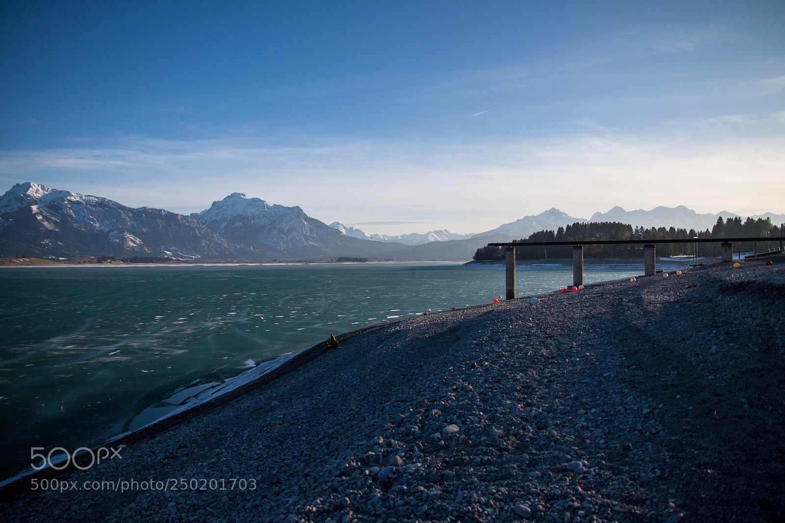 Canon EOS 500D (EOS Rebel T1i / EOS Kiss X3) sample photo. Frozen lake photography