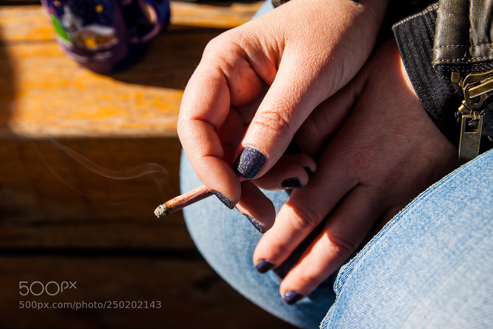 Canon EOS 500D (EOS Rebel T1i / EOS Kiss X3) sample photo. Smoking photography