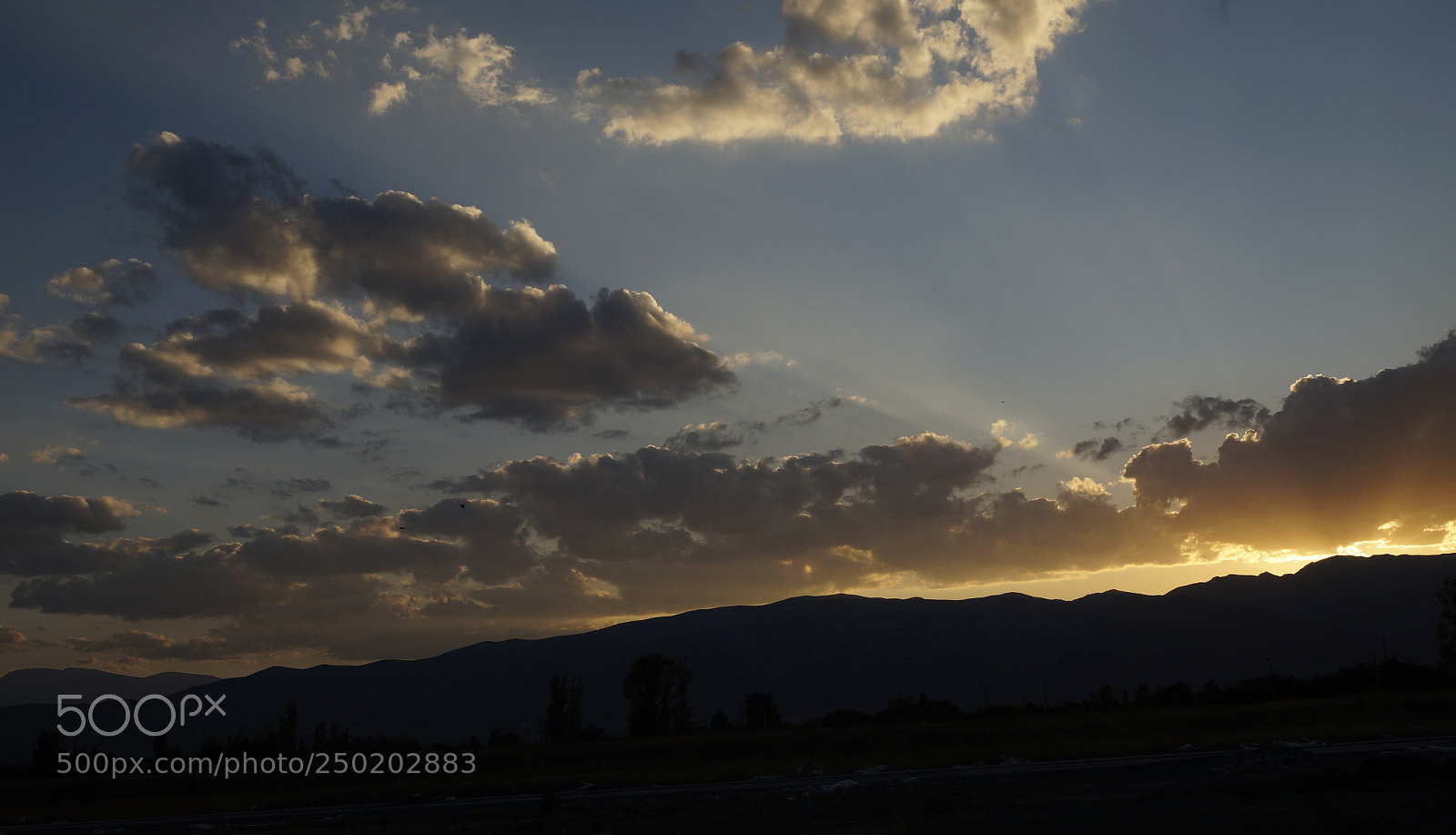 Sony SLT-A58 sample photo. Batarken ufukta bir ak photography