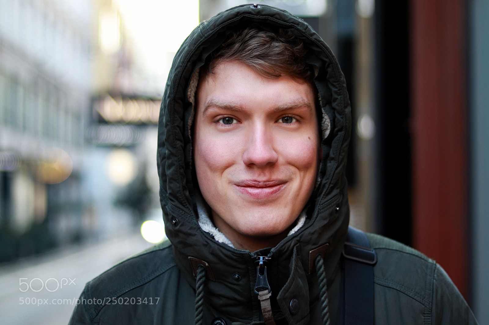 Canon EOS 77D (EOS 9000D / EOS 770D) sample photo. Strolling in the city photography