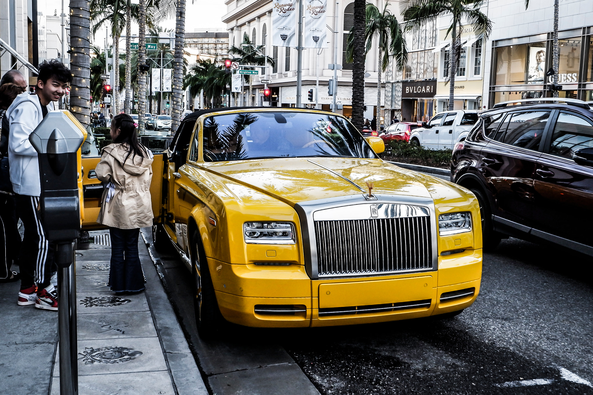 Fujifilm X-A10 sample photo. Taxi photography