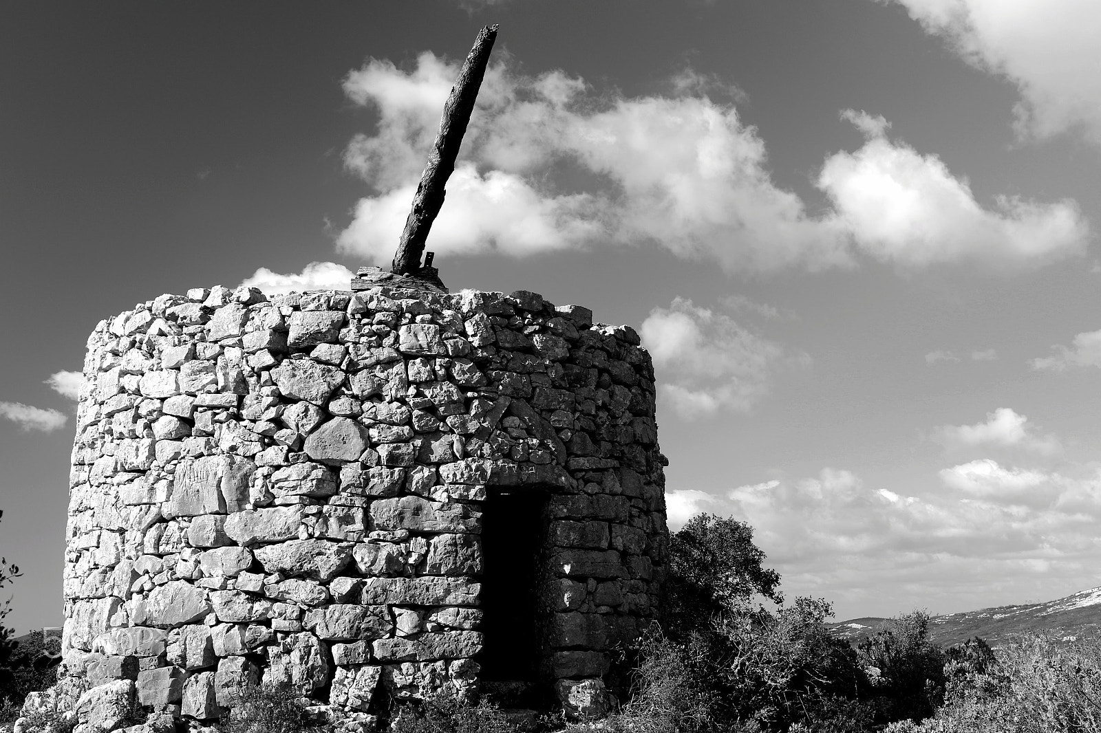 Canon EF 24-70mm F4L IS USM sample photo. Old windmill photography