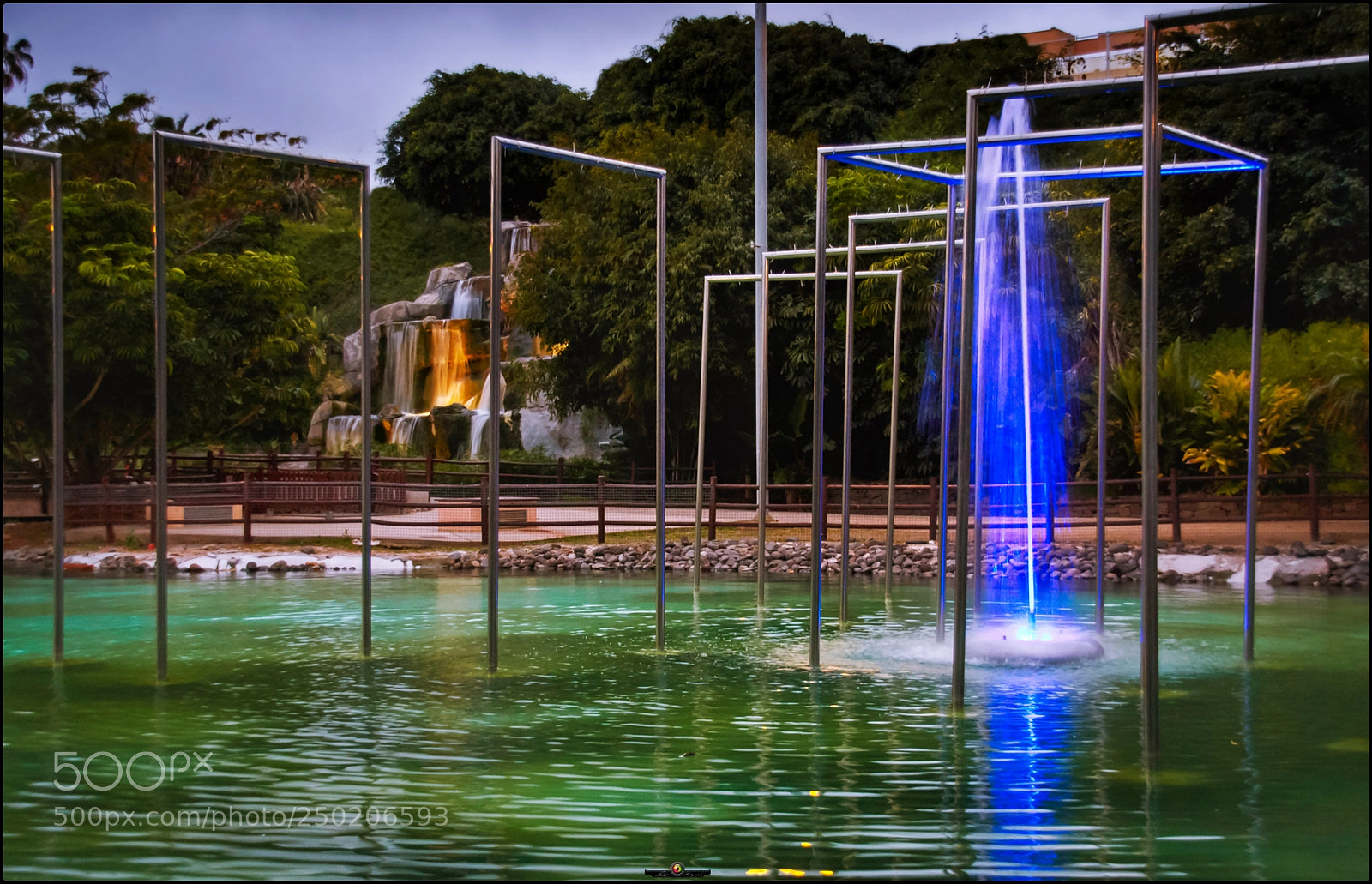 Canon EOS 40D sample photo. Luces en el parque photography