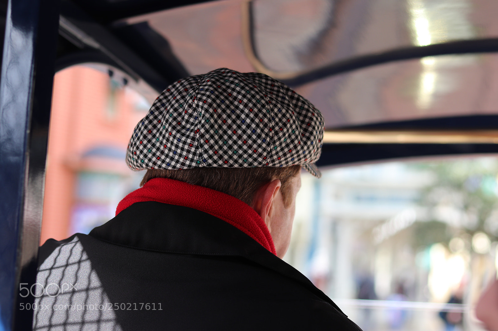 Canon EOS 200D (EOS Rebel SL2 / EOS Kiss X9) sample photo. Old timer driver photography