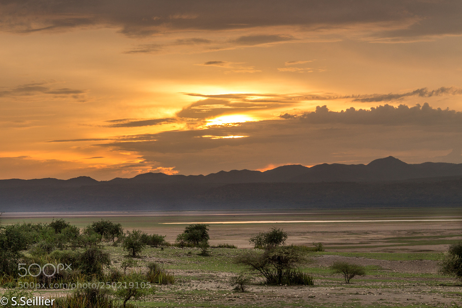 Canon EOS 700D (EOS Rebel T5i / EOS Kiss X7i) sample photo. African sunset photography