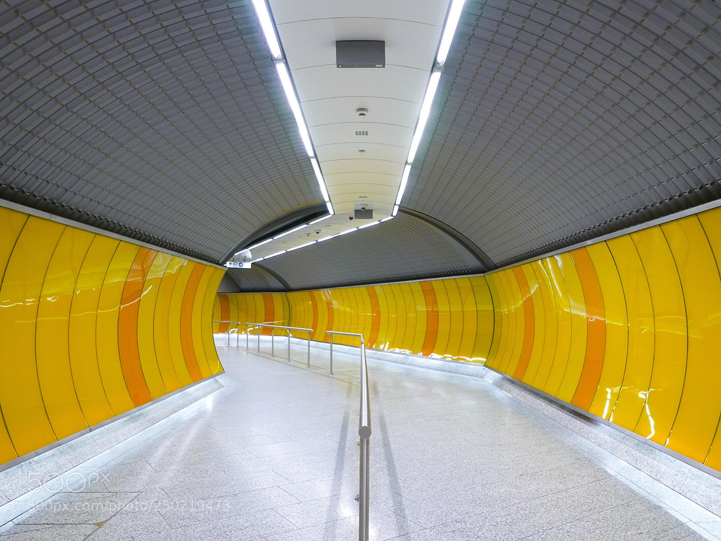 Panasonic Lumix DMC-LX100 sample photo. Budapest metro photography