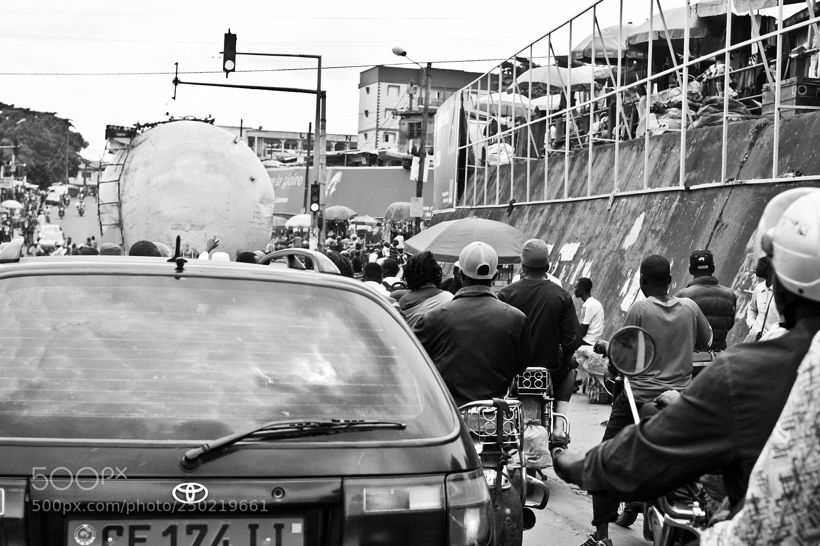 Canon EOS 60D sample photo. Traffic light photography