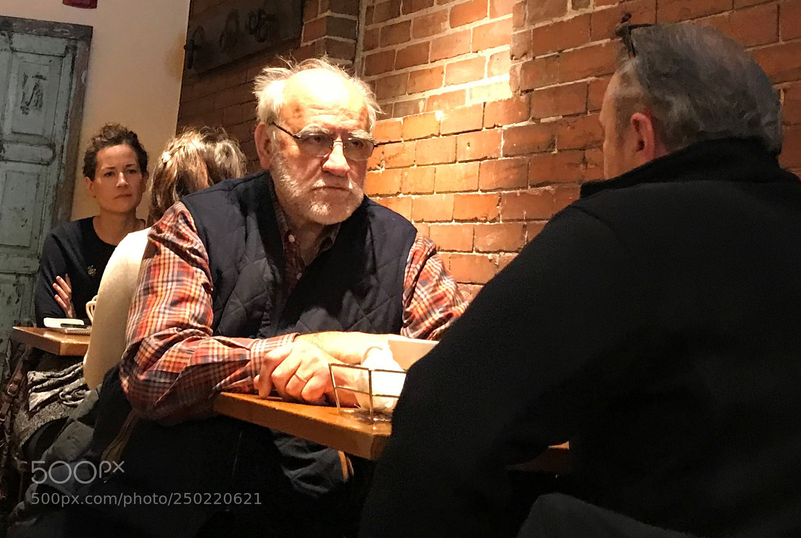 Apple iPhone 7 Plus sample photo. Coffee shop conversation harvard photography