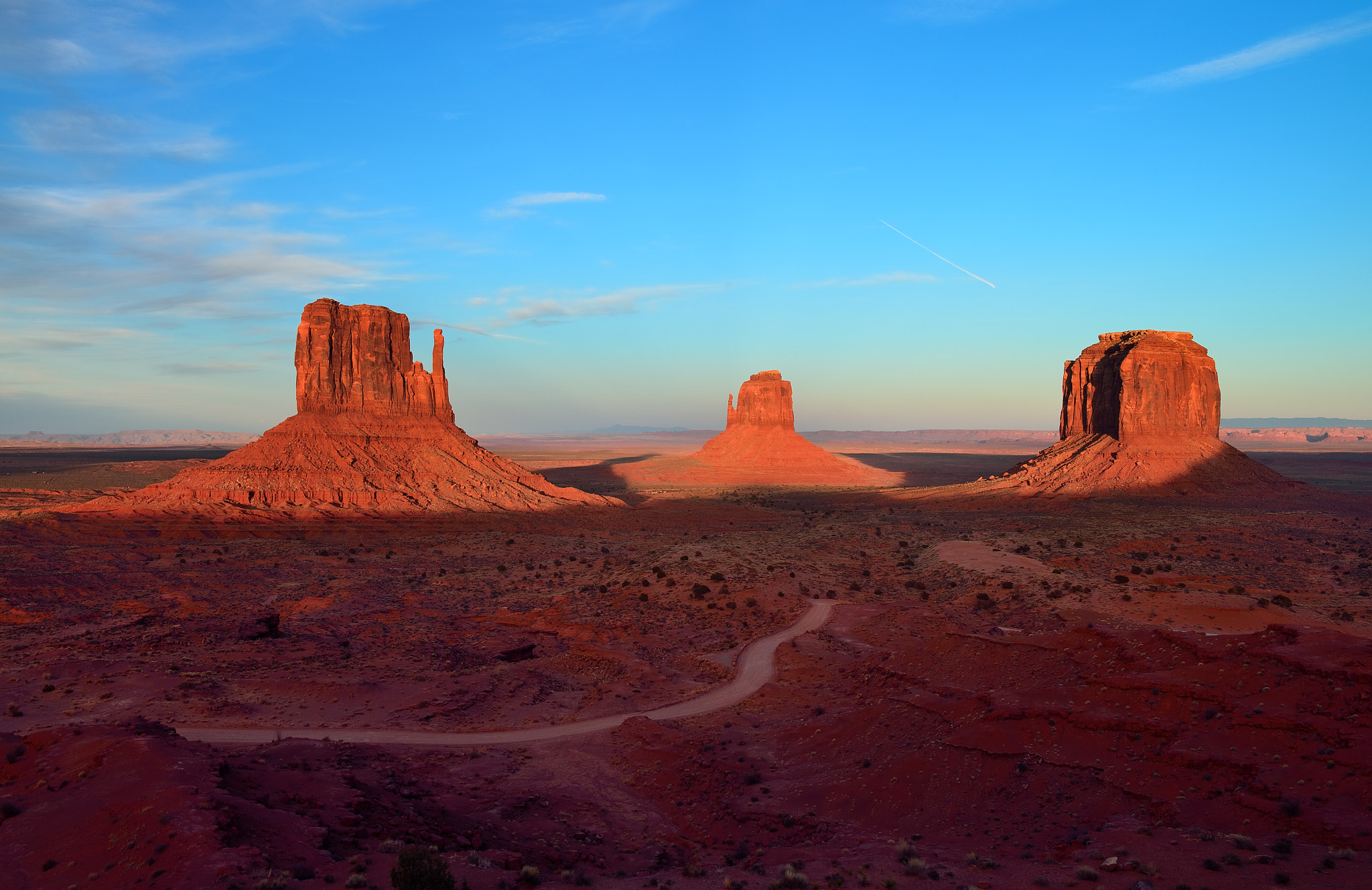 Nikon AF-S Nikkor 24-70mm F2.8G ED sample photo. Monument valley at sunset photography