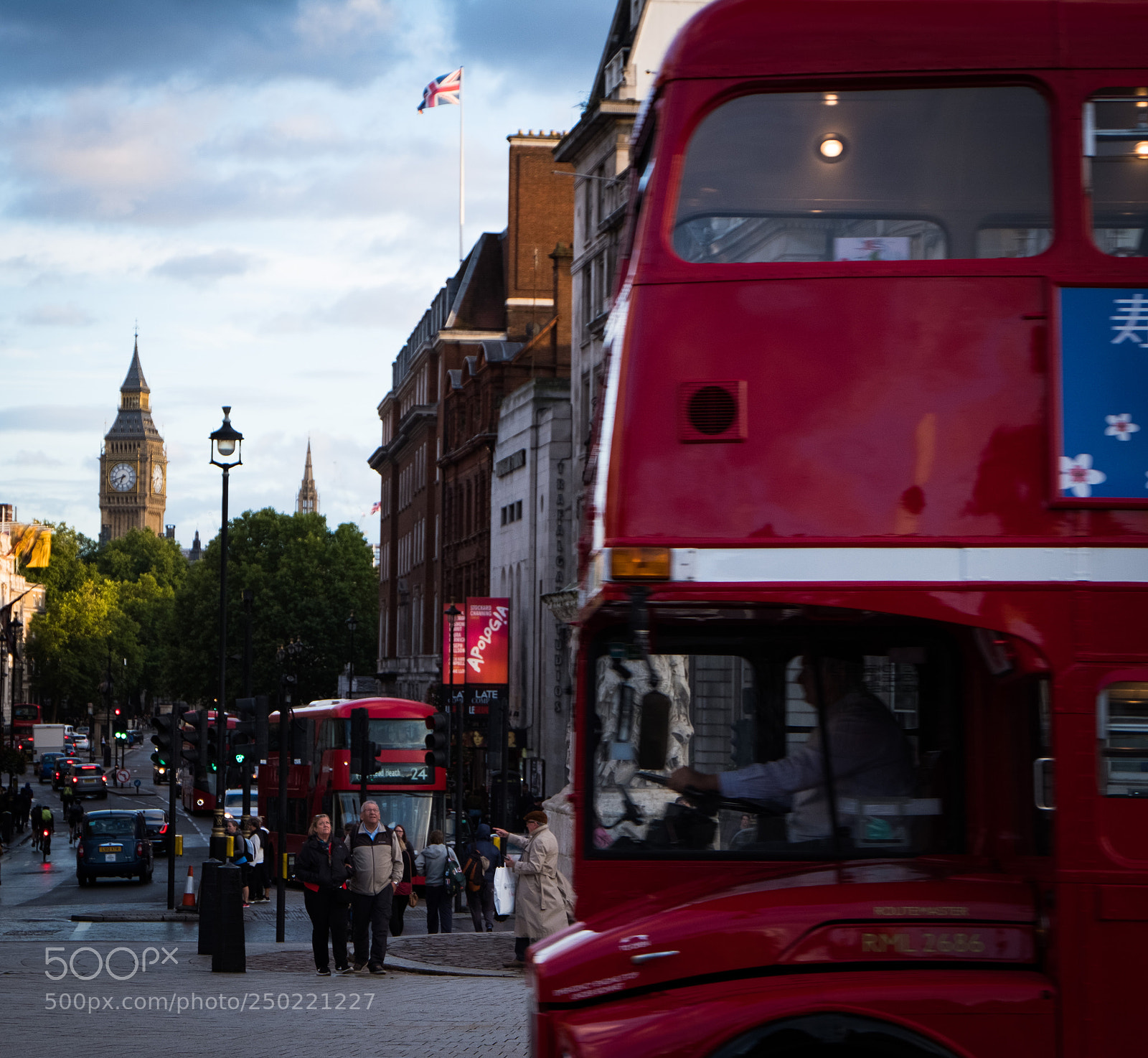 Fujifilm X-T20 sample photo. London bus photography