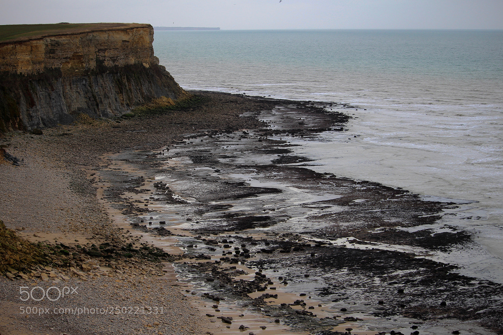 Canon EOS 100D (EOS Rebel SL1 / EOS Kiss X7) sample photo. Black beach photography