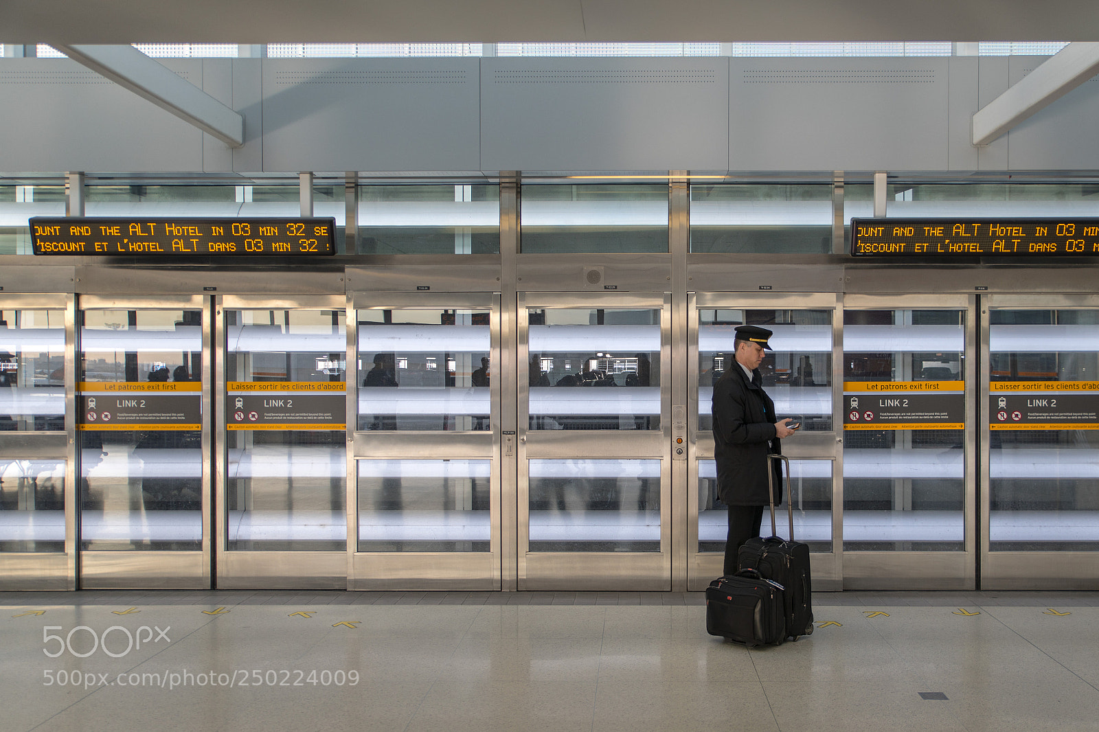 Canon EOS 5D Mark IV sample photo. Departure photography
