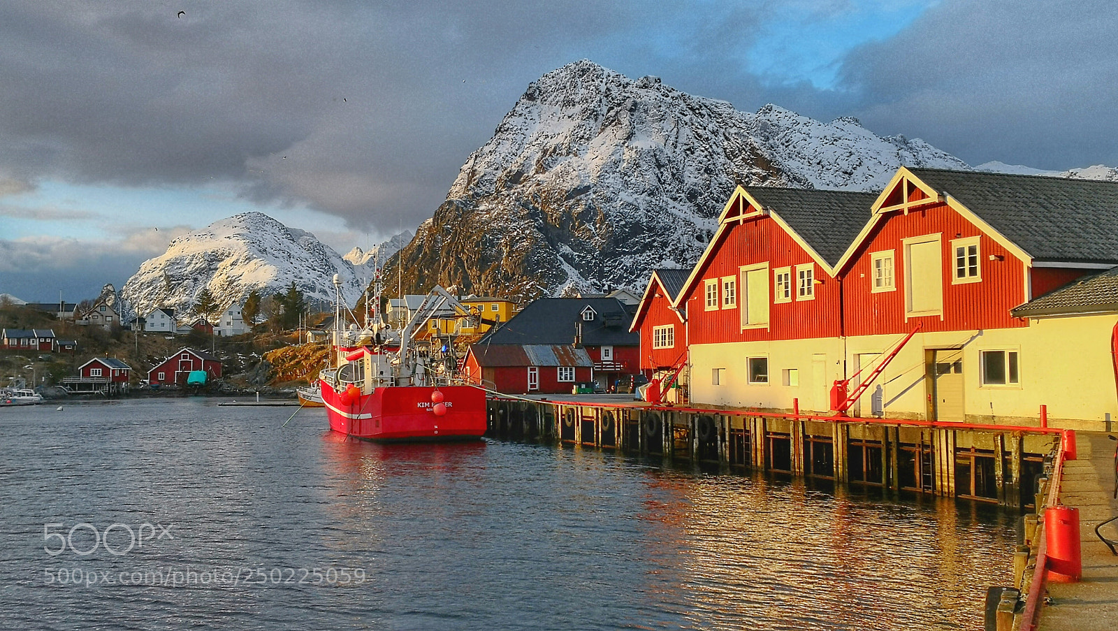 HUAWEI Mate 10 sample photo. Puerto de sorvagen lofoten photography