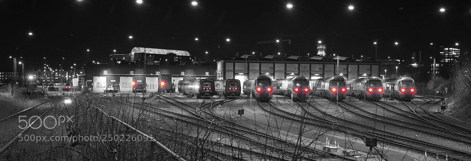 Nikon D800 sample photo. Waiting in the night photography